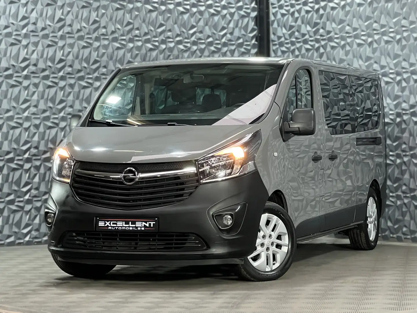 Opel Vivaro 1.6 CDTi*8PLACES*GPS*BLUETOOTH*AIRCO*GARANTIE 12 M Gris - 1