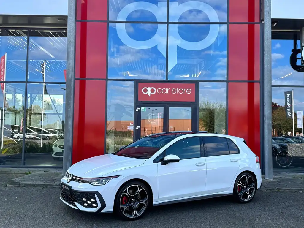 Volkswagen Golf GTI 2024 из Европы — купить под ключ