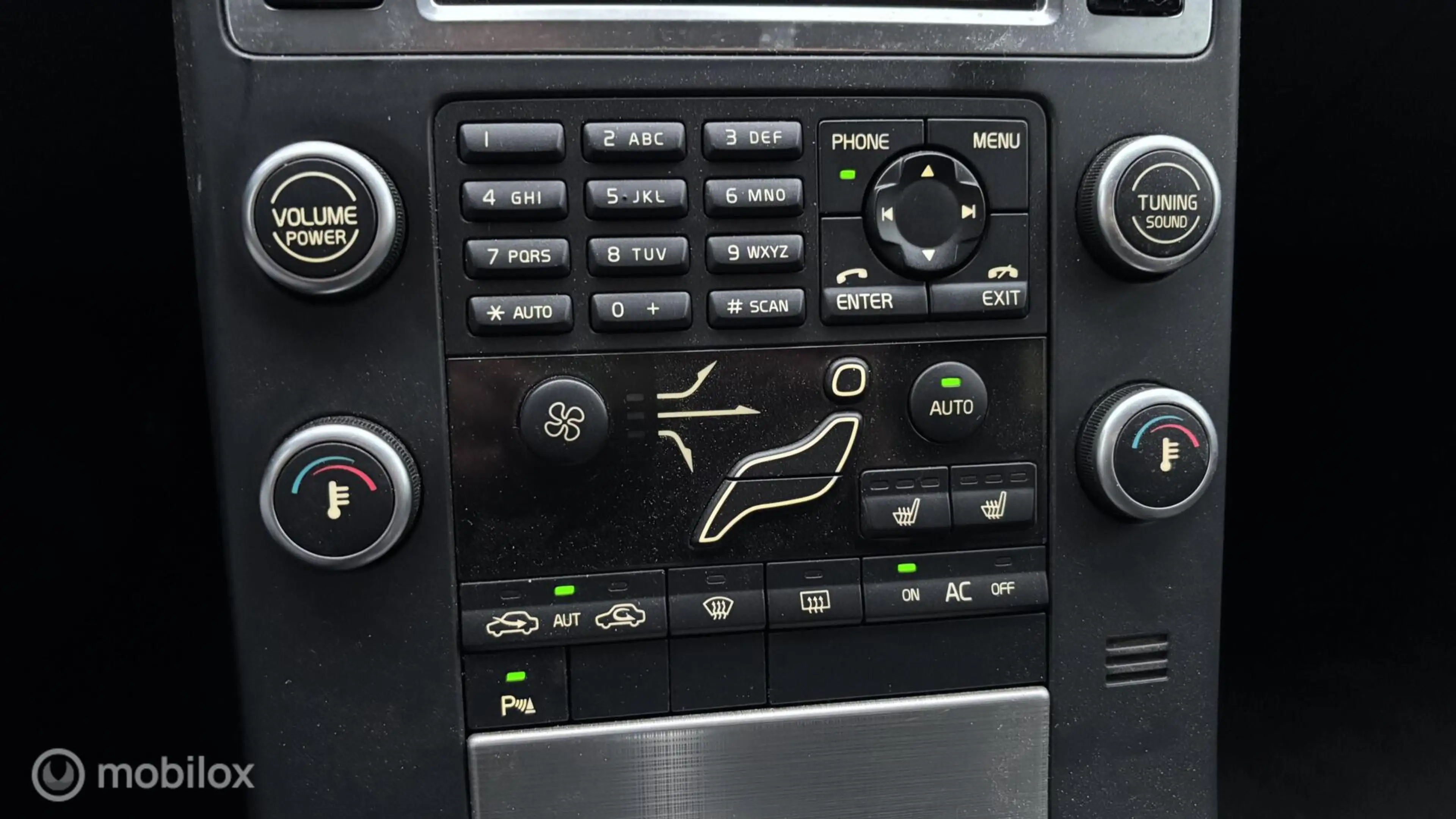 Volvo V70 2.5T Momentum NL-AUTO / DEALER HISTORIE — photo 8