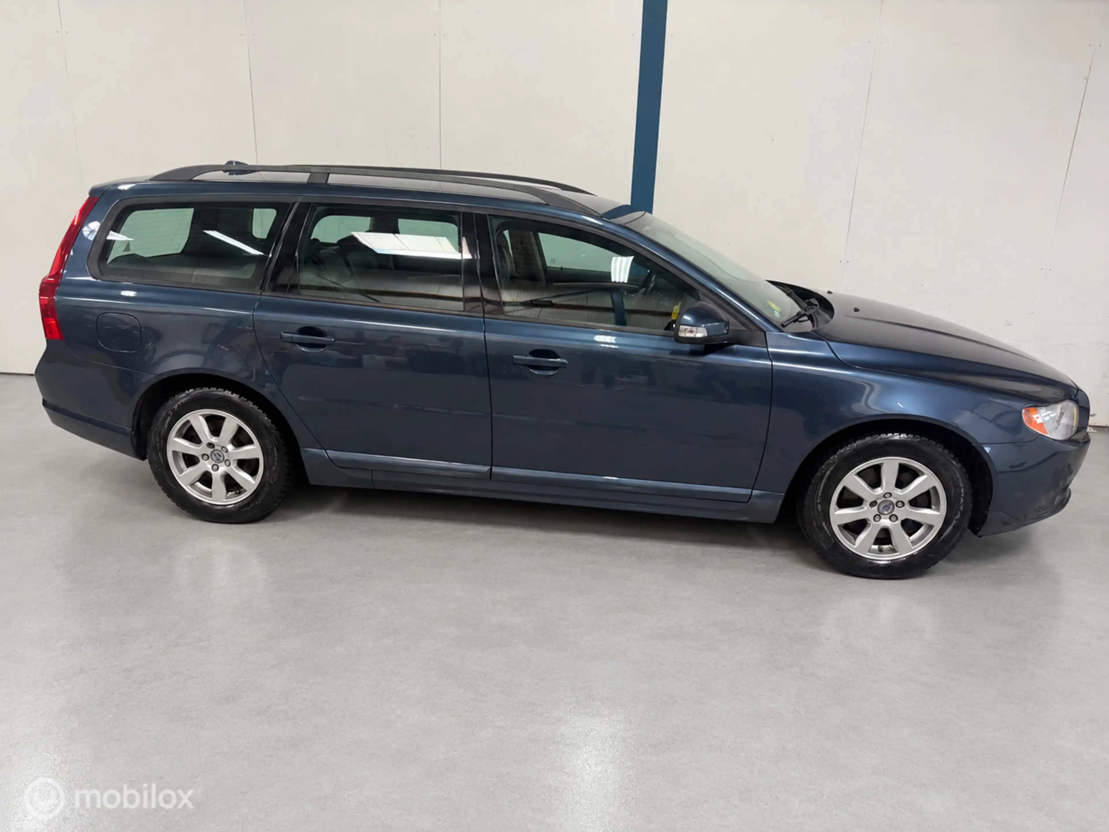 Volvo V70 2.5T Momentum NL-AUTO / DEALER HISTORIE — photo 11