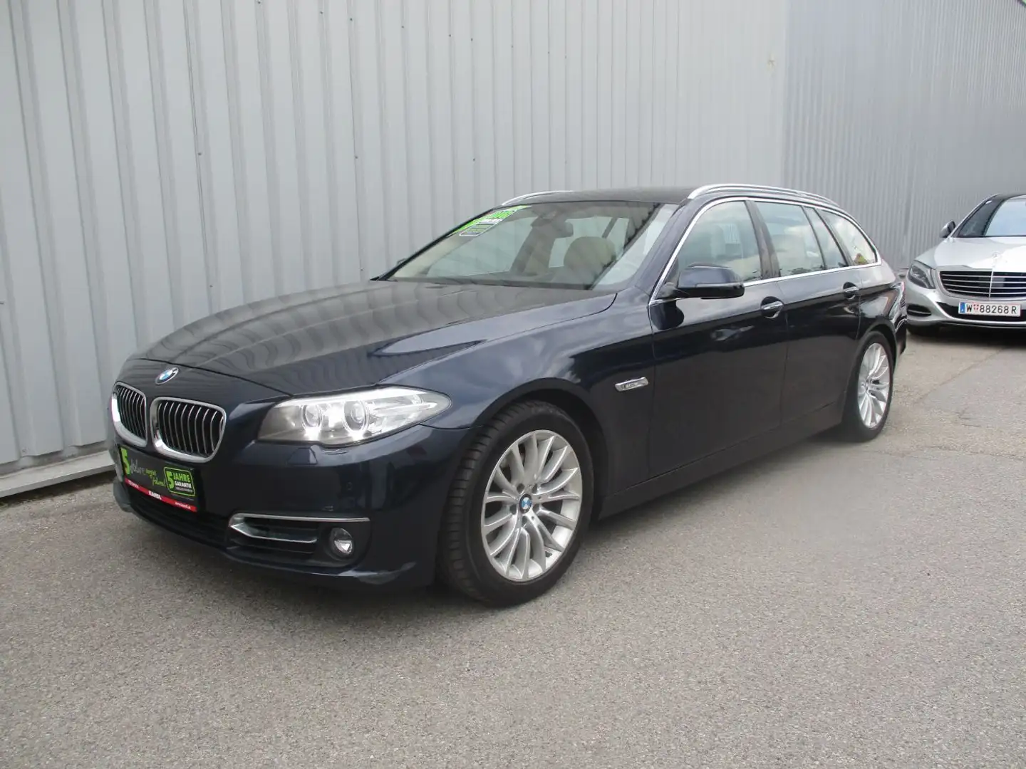 BMW 520 d Touring Luxury Line Luft+Navi+Pano+SD+SHZ Blau - 2