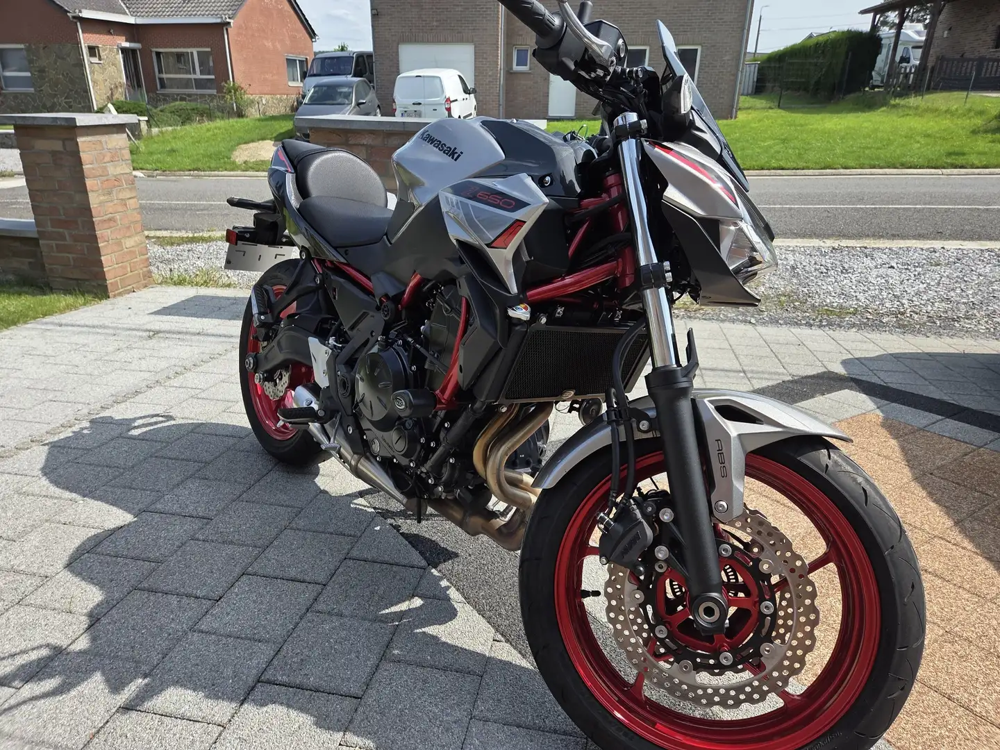 Kawasaki Z 650 Z650 sport Gris - 1