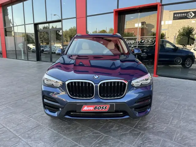 BMW X3 view 3