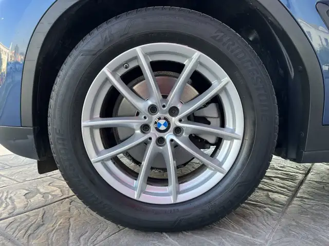 BMW X3 view 9