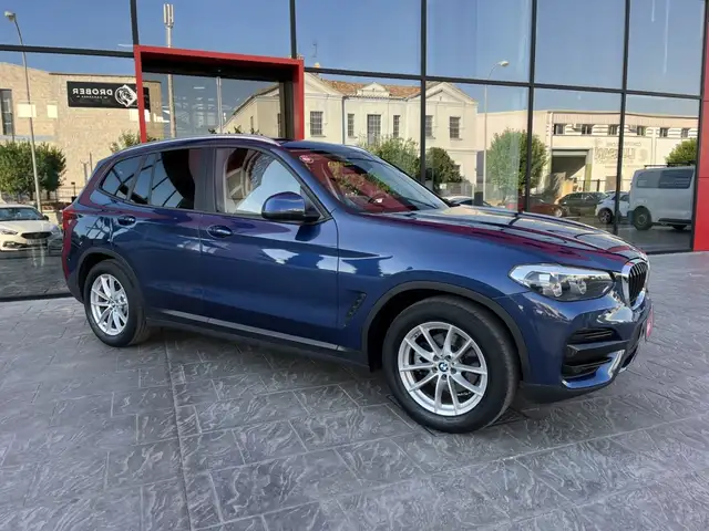 BMW X3 view 5