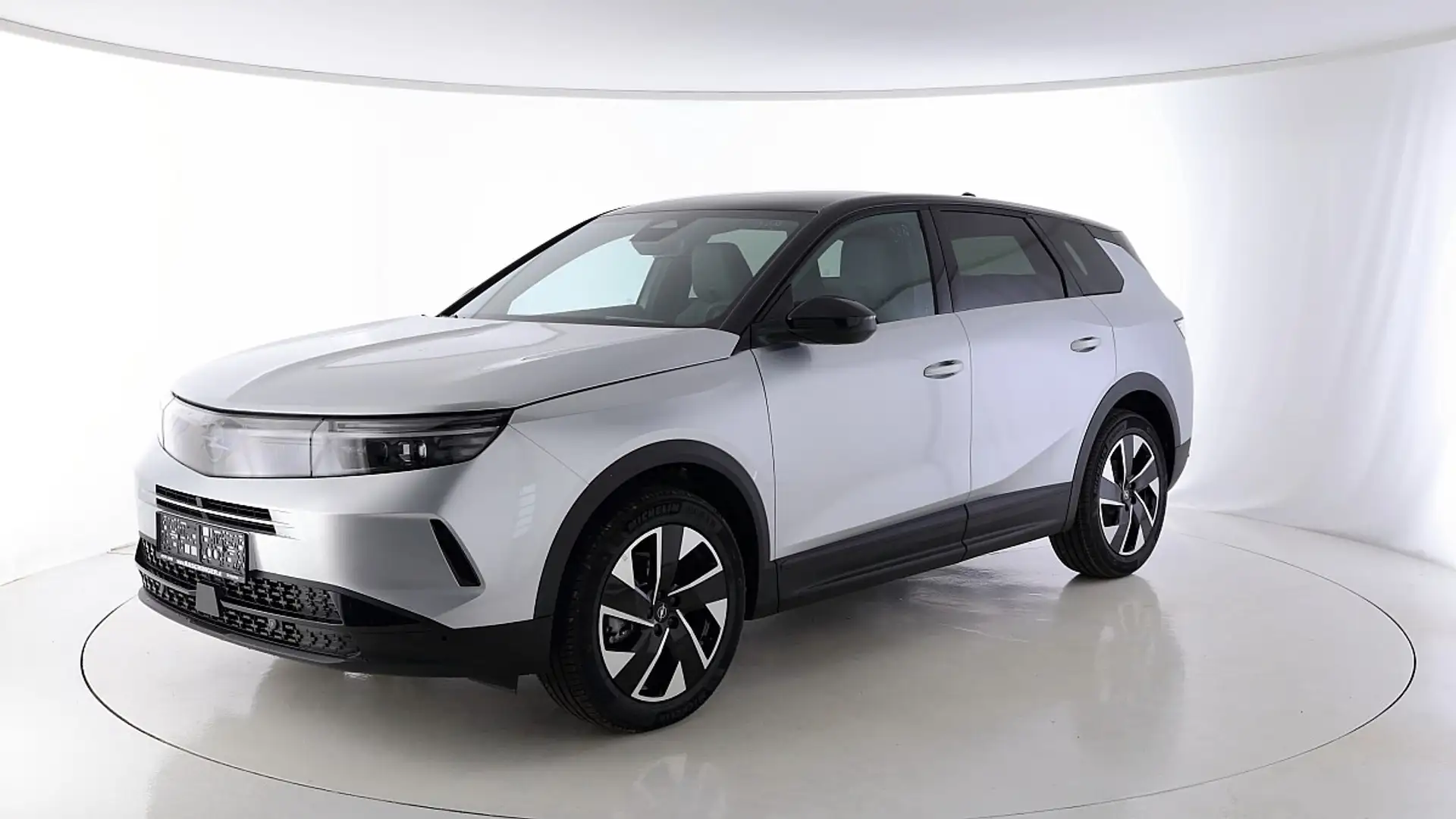 Opel Grandland GS Hybrid Benzinmotor 145PS - 6 eDCT Silber - 1