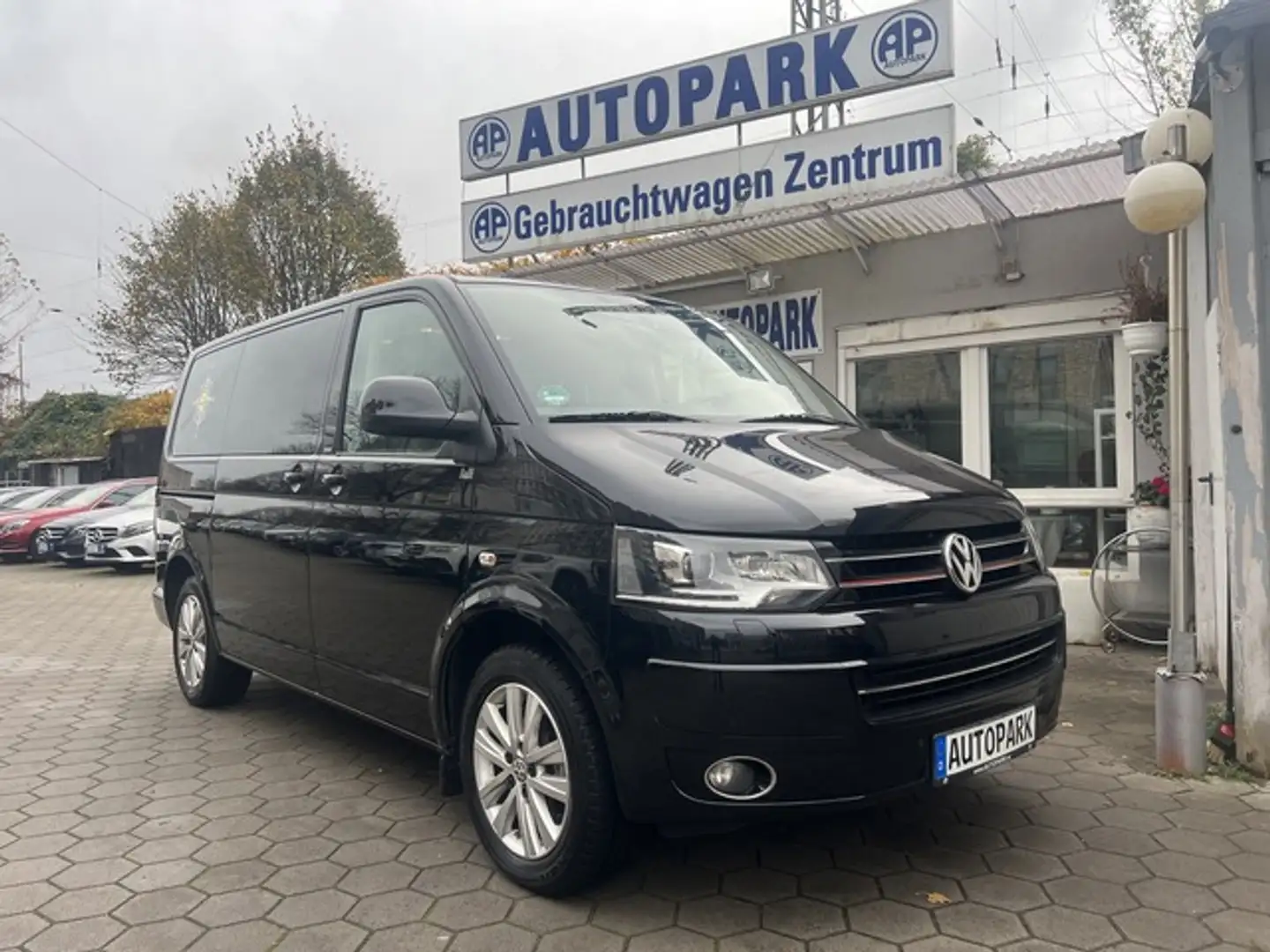 Volkswagen T5 Multivan 2.0 TDI DSG Highline*7 Sitze Schwarz - 1