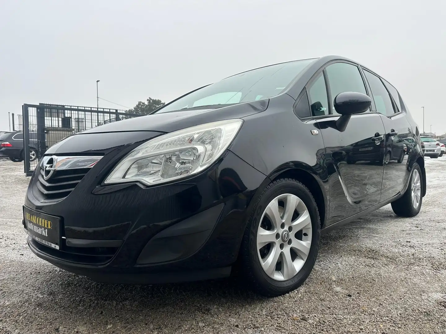 Opel Meriva 1.7 CDTI Aut. Design Edition **Finanzierung** Schwarz - 2