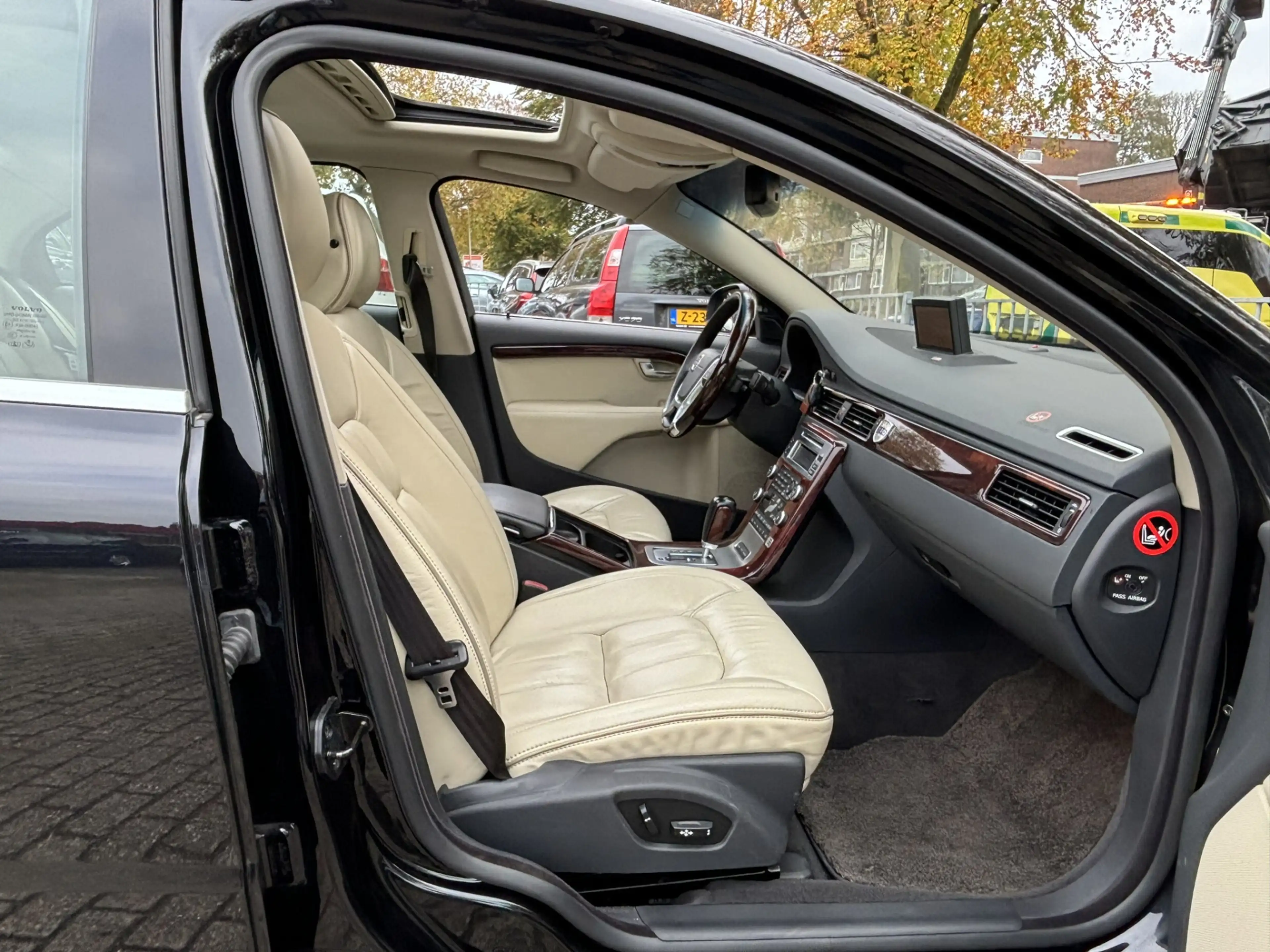 Volvo S80 4.4 V8 AWD Executive ACC Standkachel Model 14 ombo — photo 4