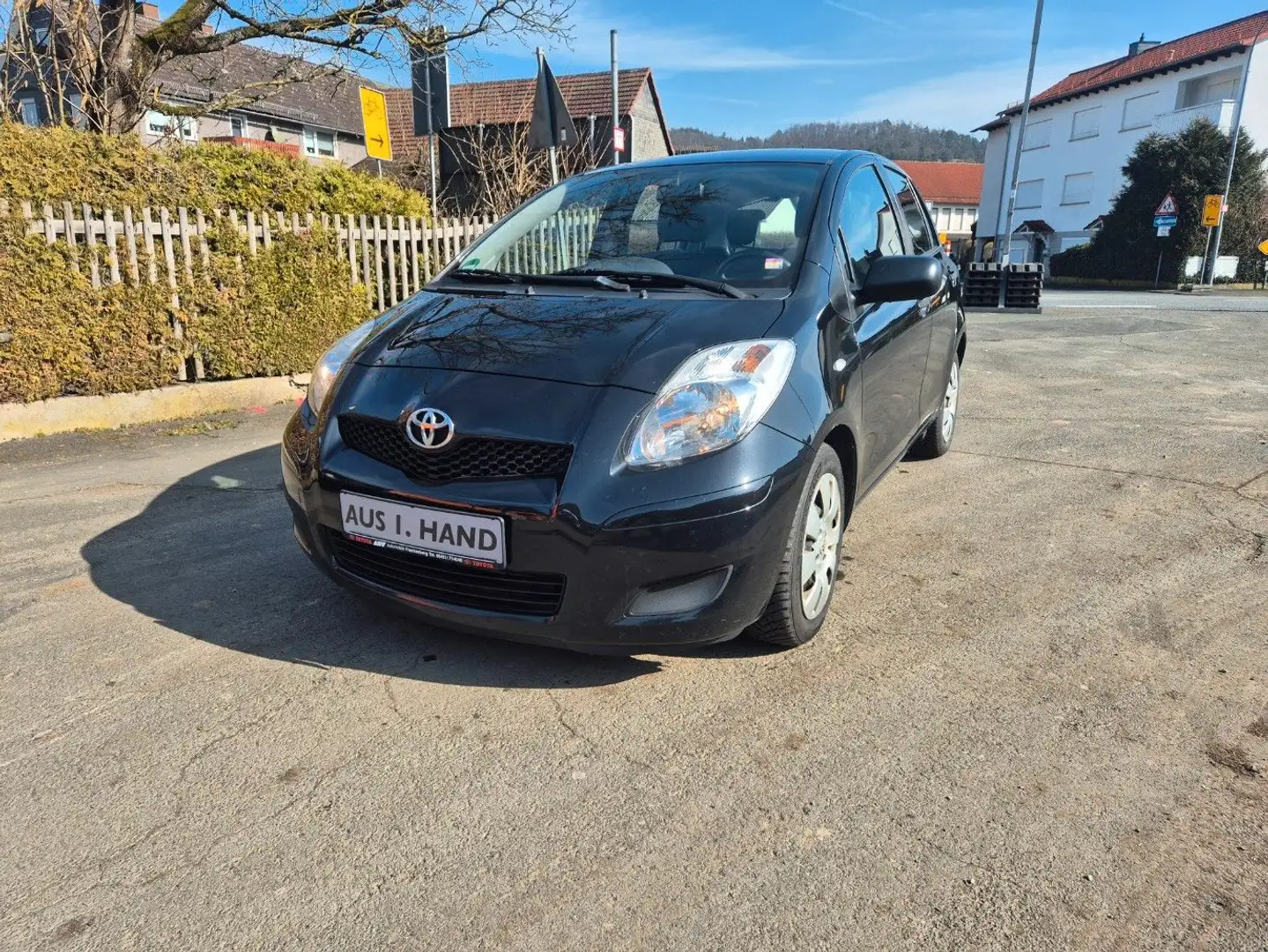 Toyota Yaris Cool+-1te Hand! Zwart - 1