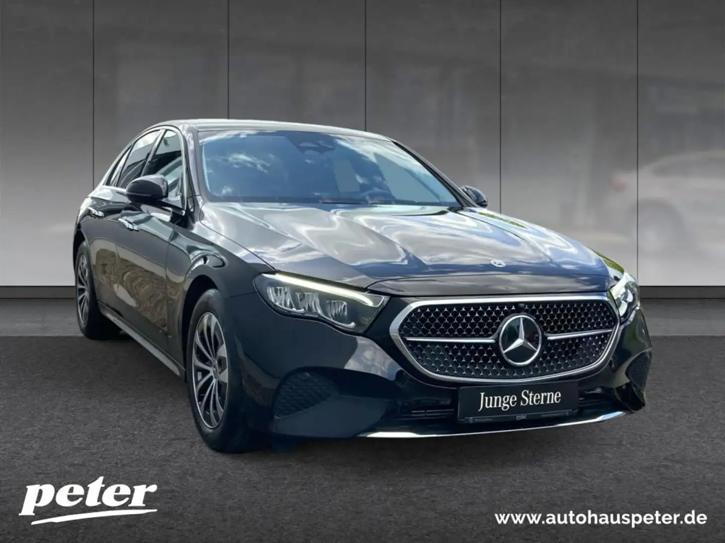 Mercedes-Benz E 220 d Limousine Avantgarde/LED/Superscreen/AHK Noir - 1