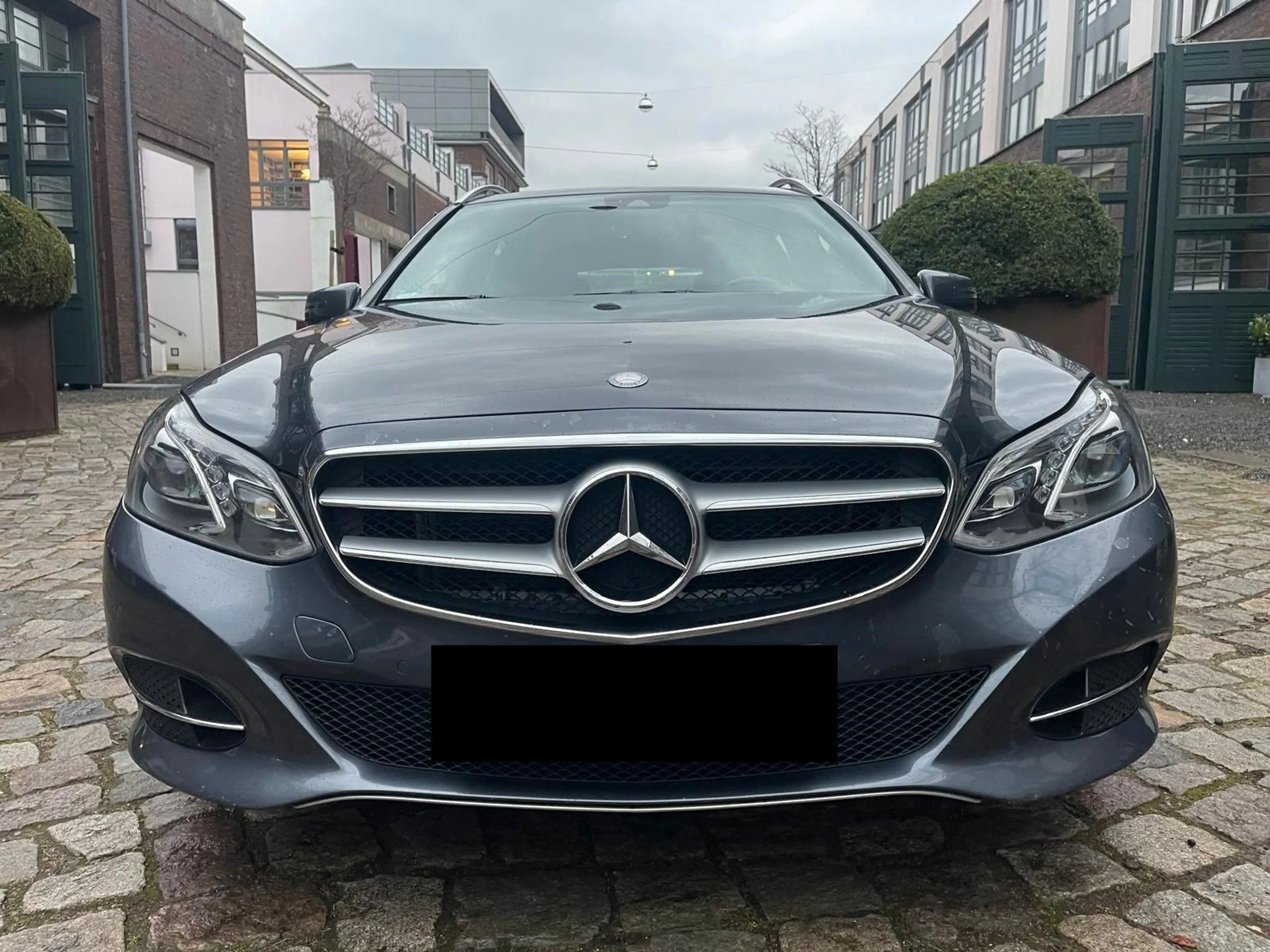 Mercedes-Benz E 200 CDI BlueEfficiency Avantgarde / Leder /LED