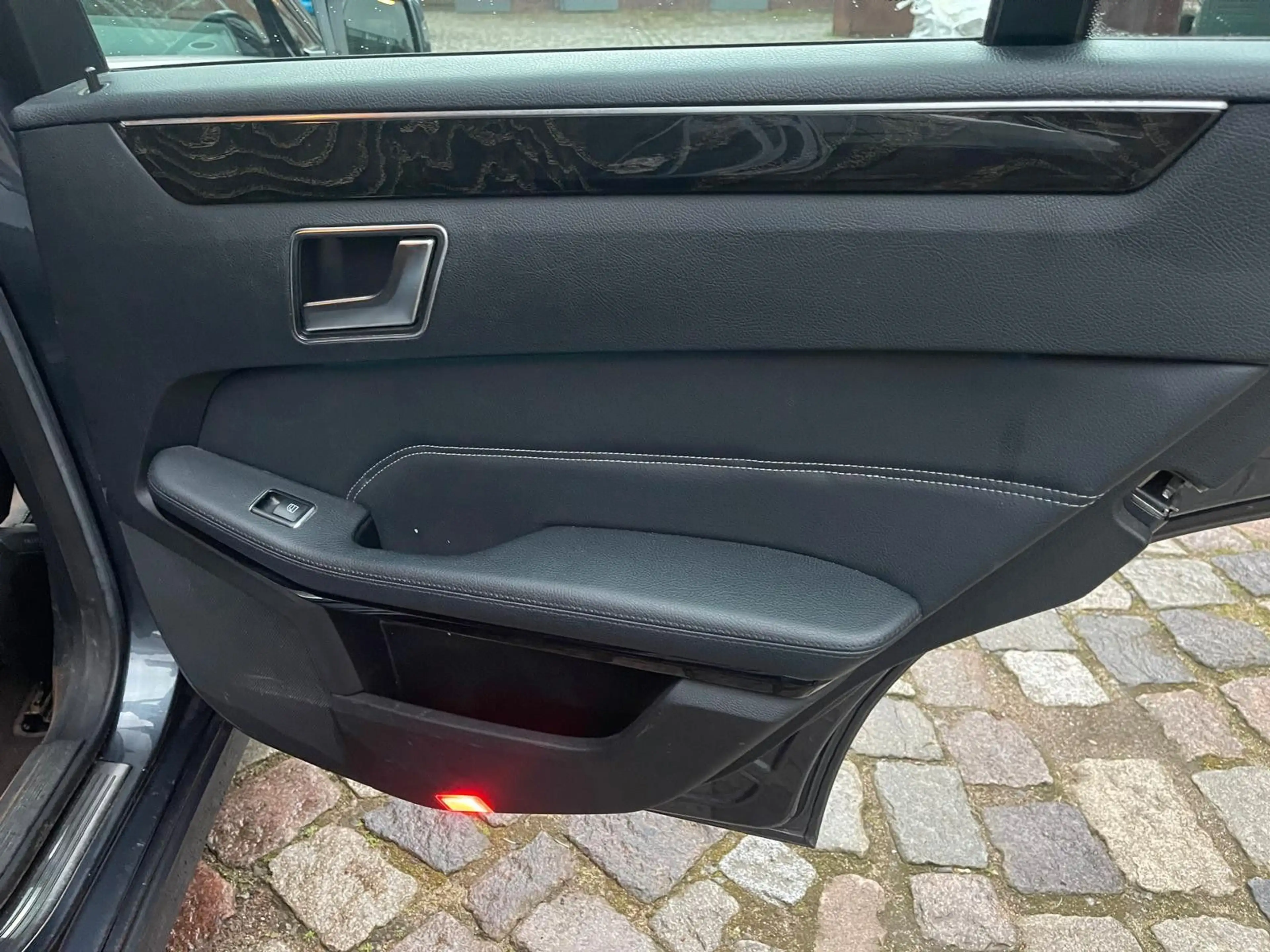 Mercedes-Benz E 200 CDI BlueEfficiency Avantgarde / Leder /LED — photo 9