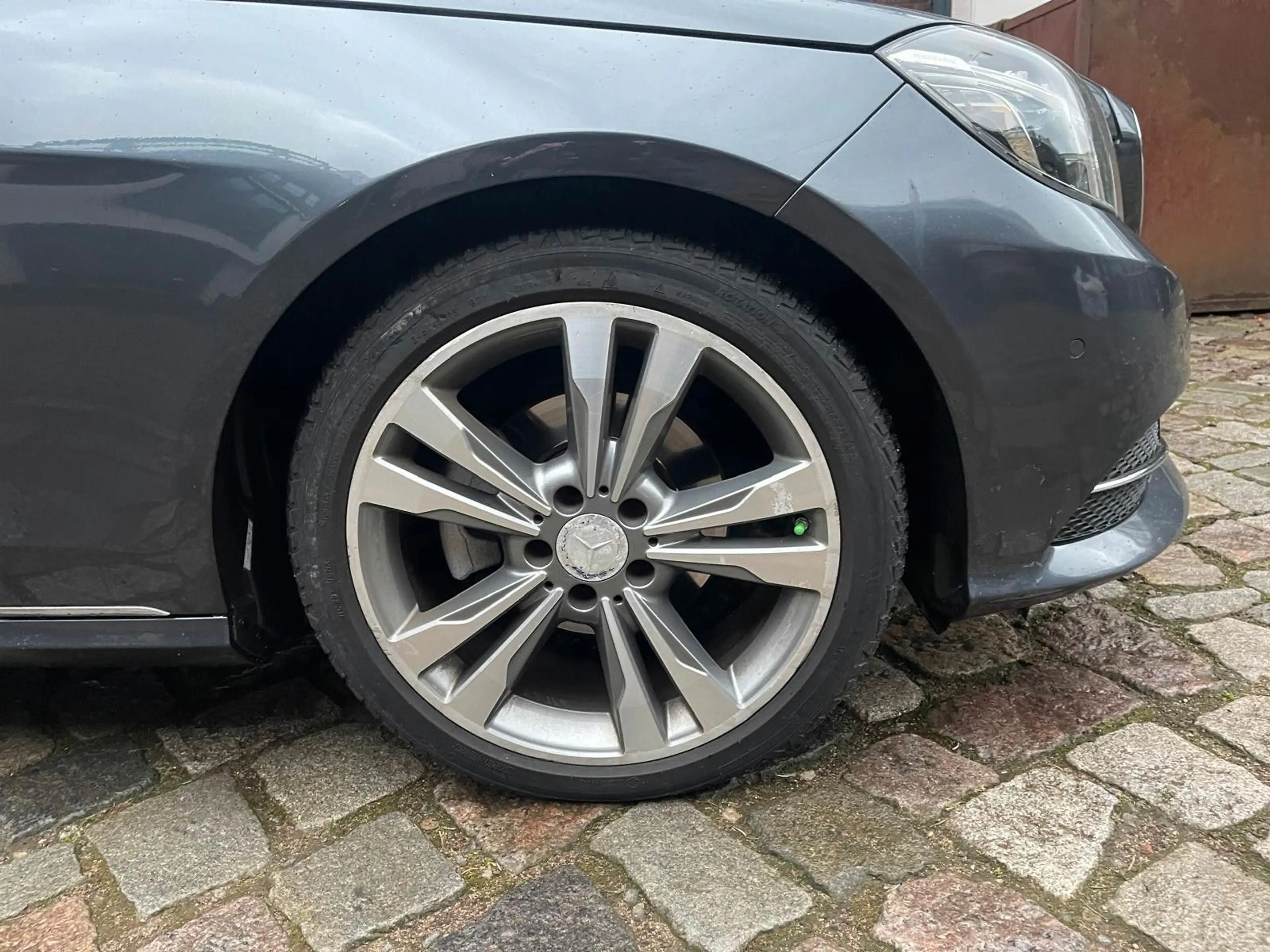 Mercedes-Benz E 200 CDI BlueEfficiency Avantgarde / Leder /LED — photo 5