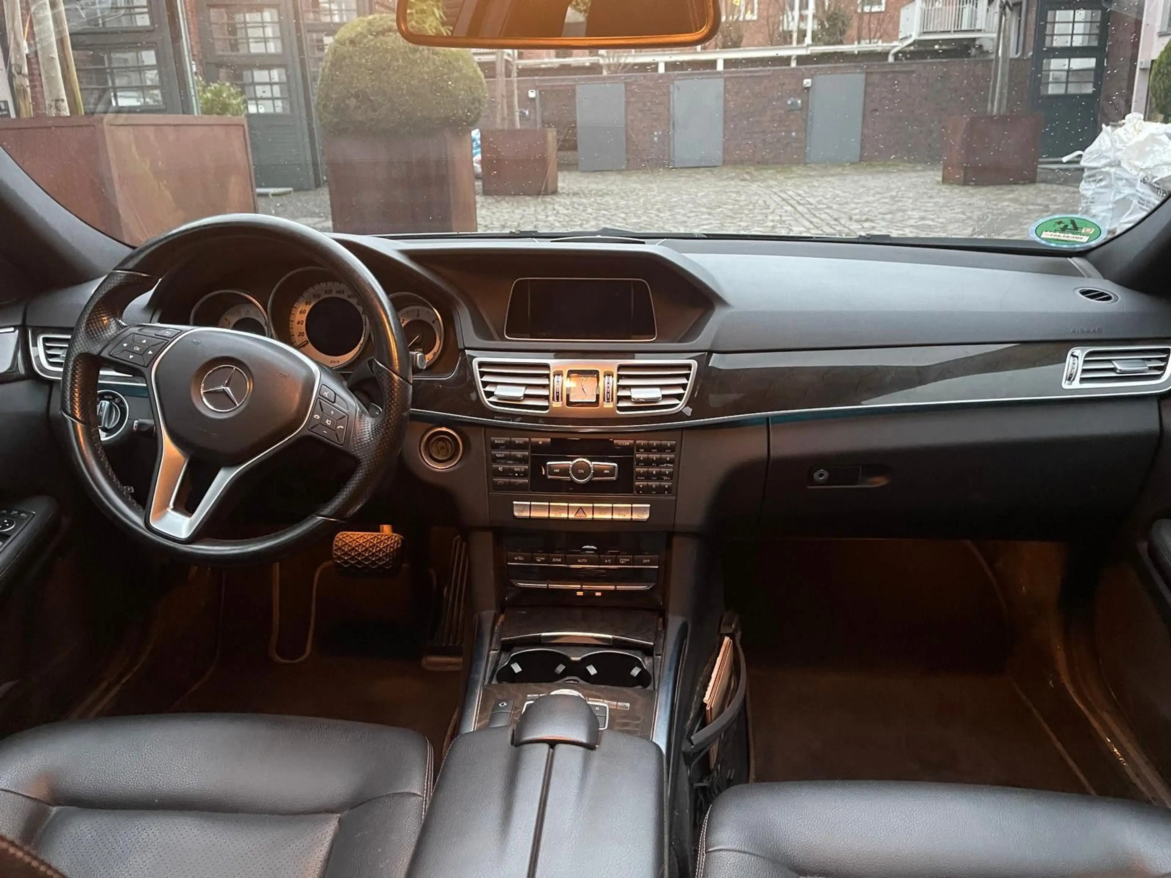 Mercedes-Benz E 200 CDI BlueEfficiency Avantgarde / Leder /LED — photo 11
