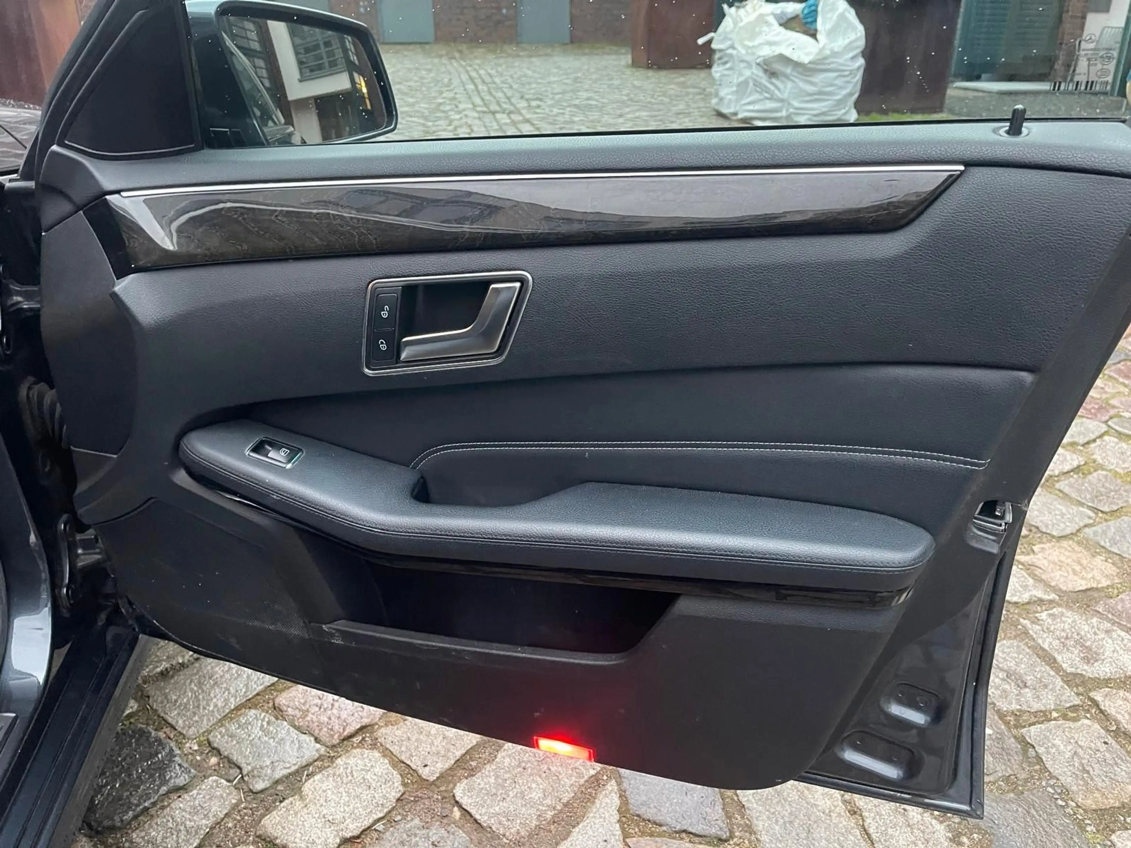 Mercedes-Benz E 200 CDI BlueEfficiency Avantgarde / Leder /LED — photo 12
