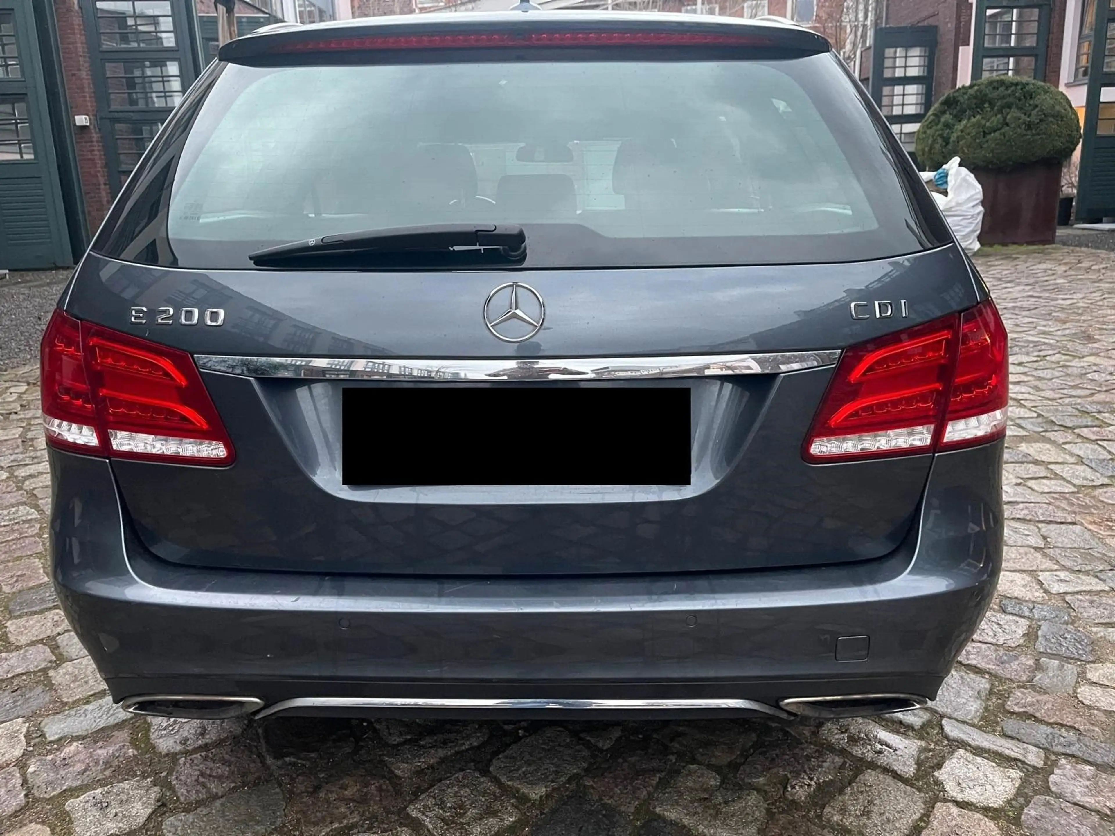 Mercedes-Benz E 200 CDI BlueEfficiency Avantgarde / Leder /LED — photo 4