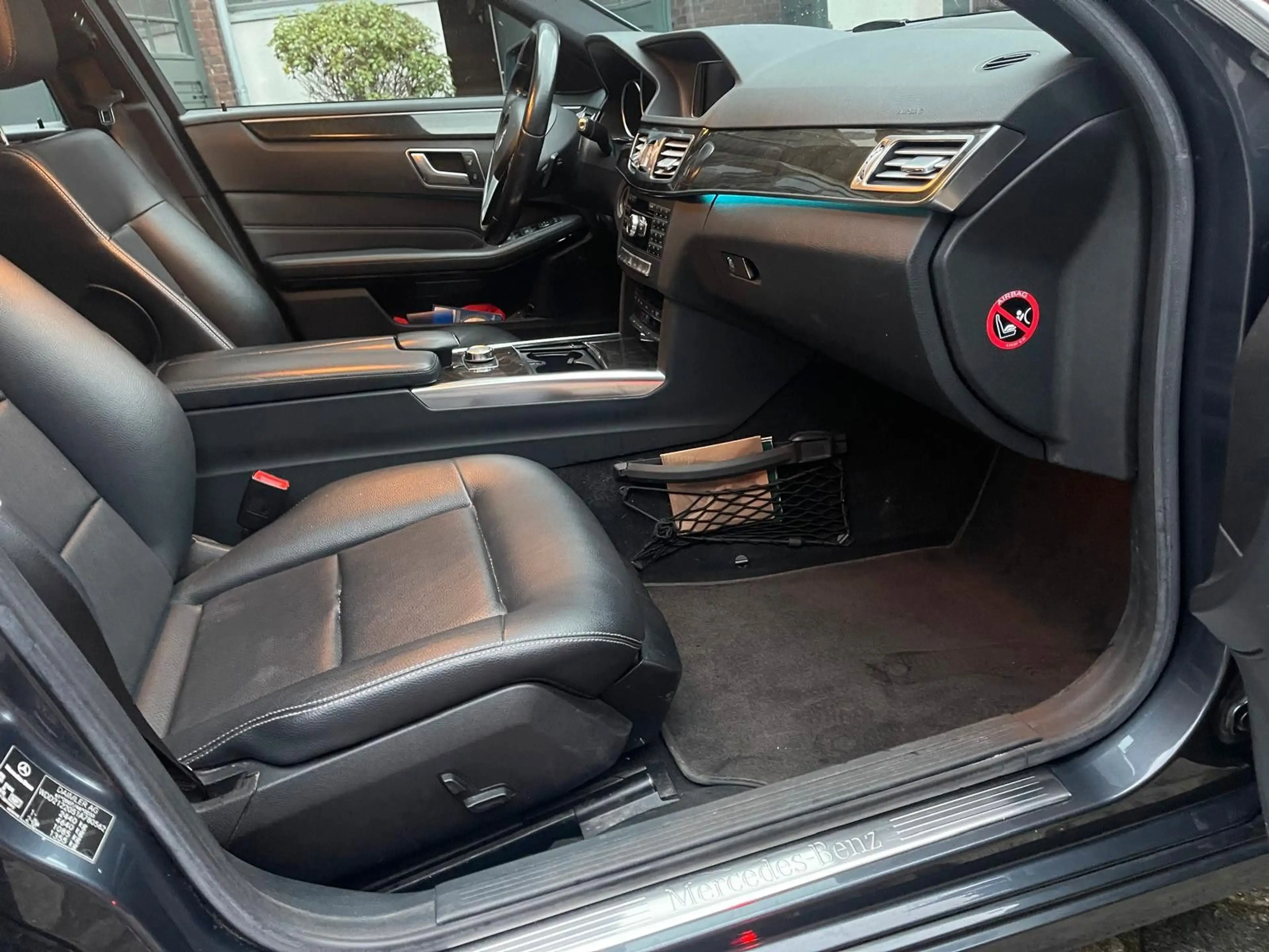 Mercedes-Benz E 200 CDI BlueEfficiency Avantgarde / Leder /LED — photo 13