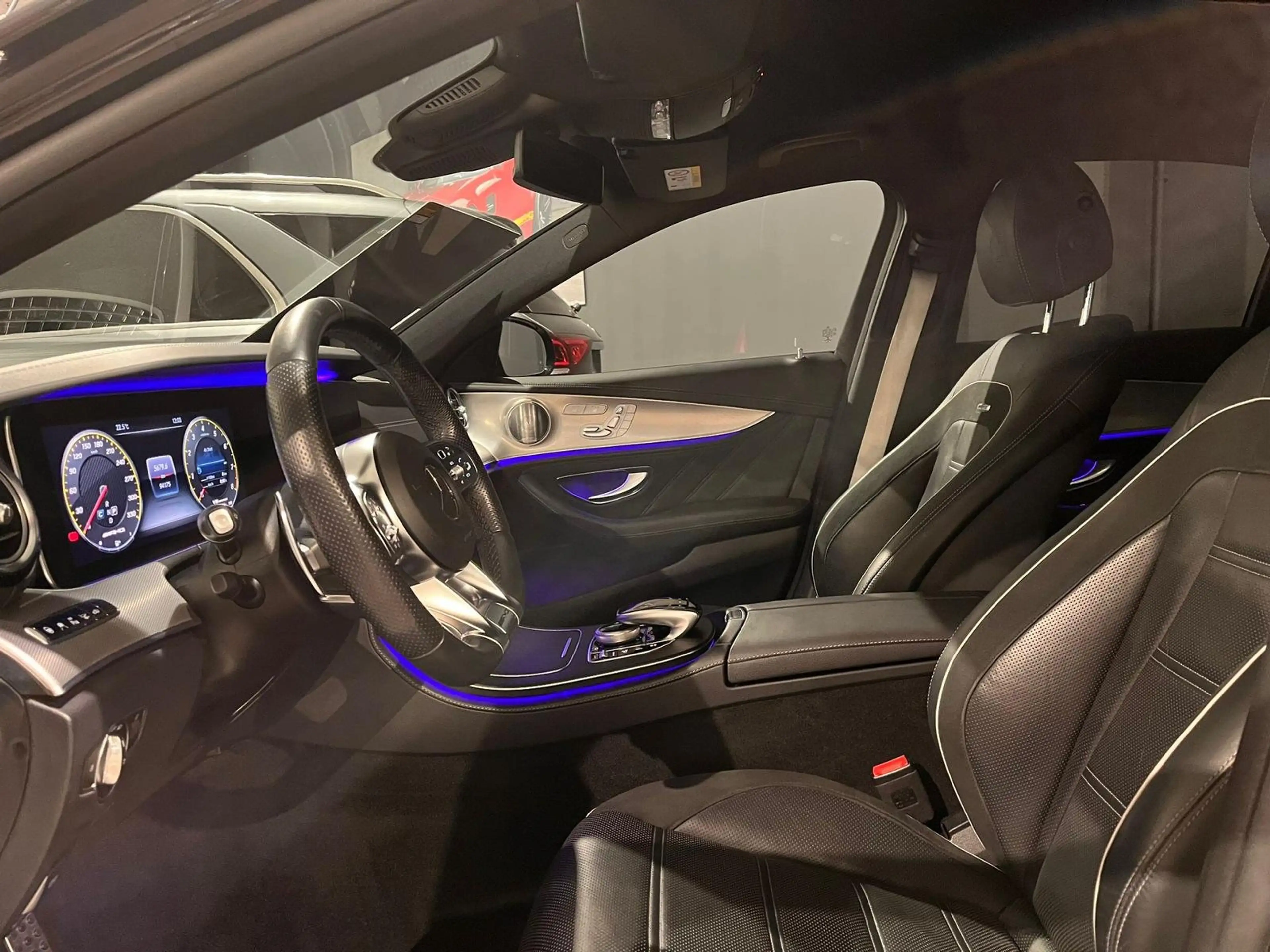 Mercedes-Benz E 63 AMG S 4Matic+ Pano Burmester Night 360 HEAD-UP-DISPLAY — photo 5