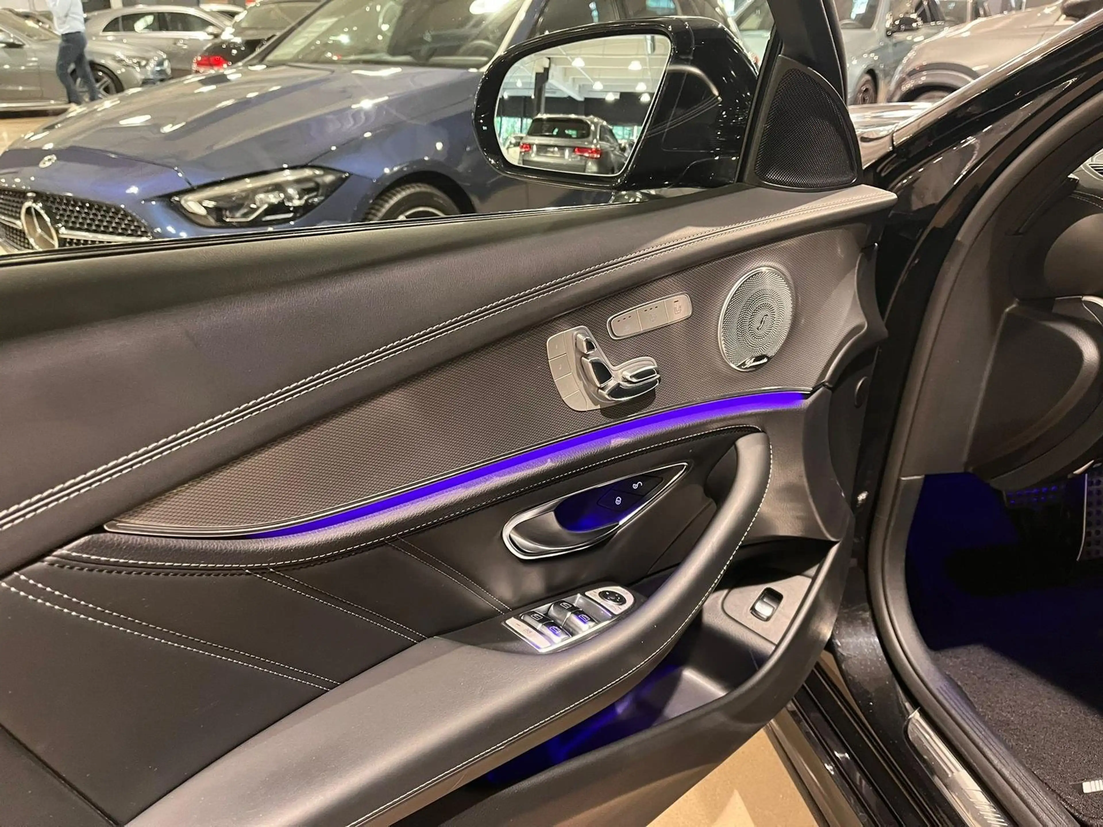 Mercedes-Benz E 63 AMG S 4Matic+ Pano Burmester Night 360 HEAD-UP-DISPLAY — photo 10