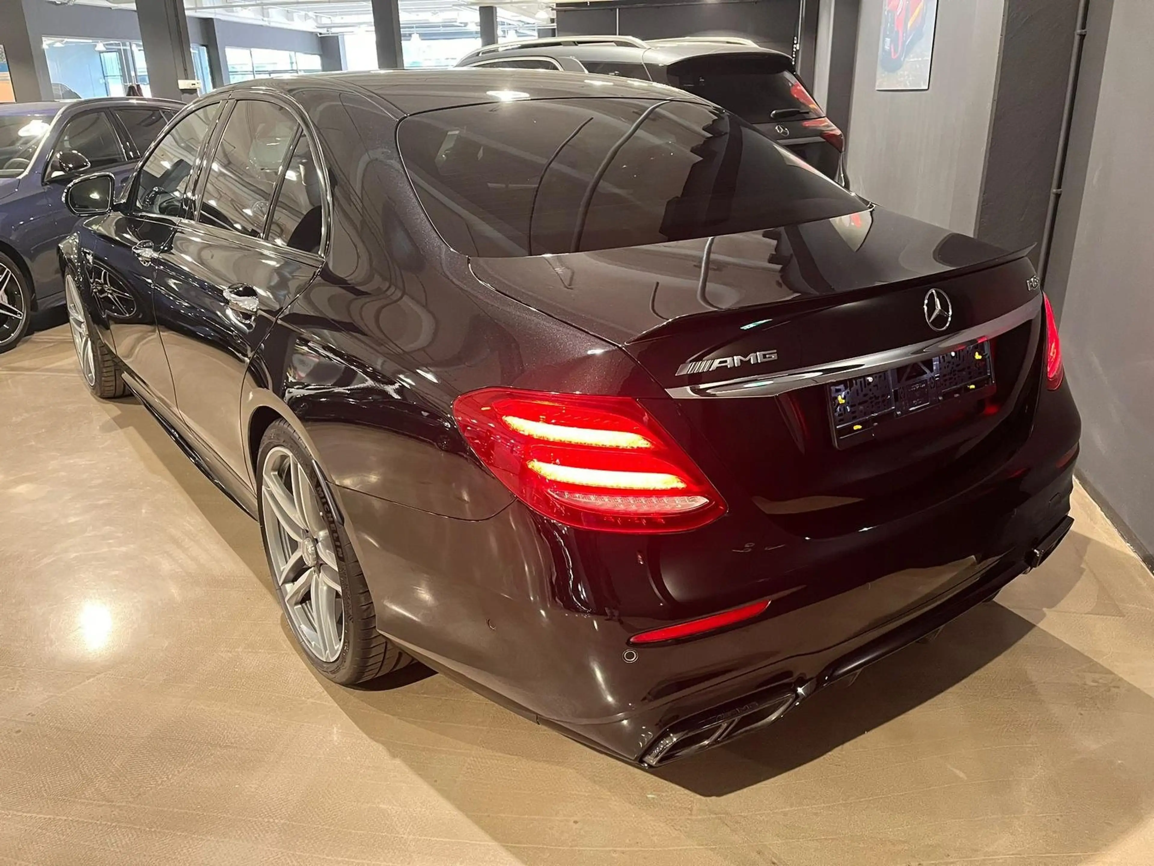 Mercedes-Benz E 63 AMG S 4Matic+ Pano Burmester Night 360 HEAD-UP-DISPLAY — photo 6