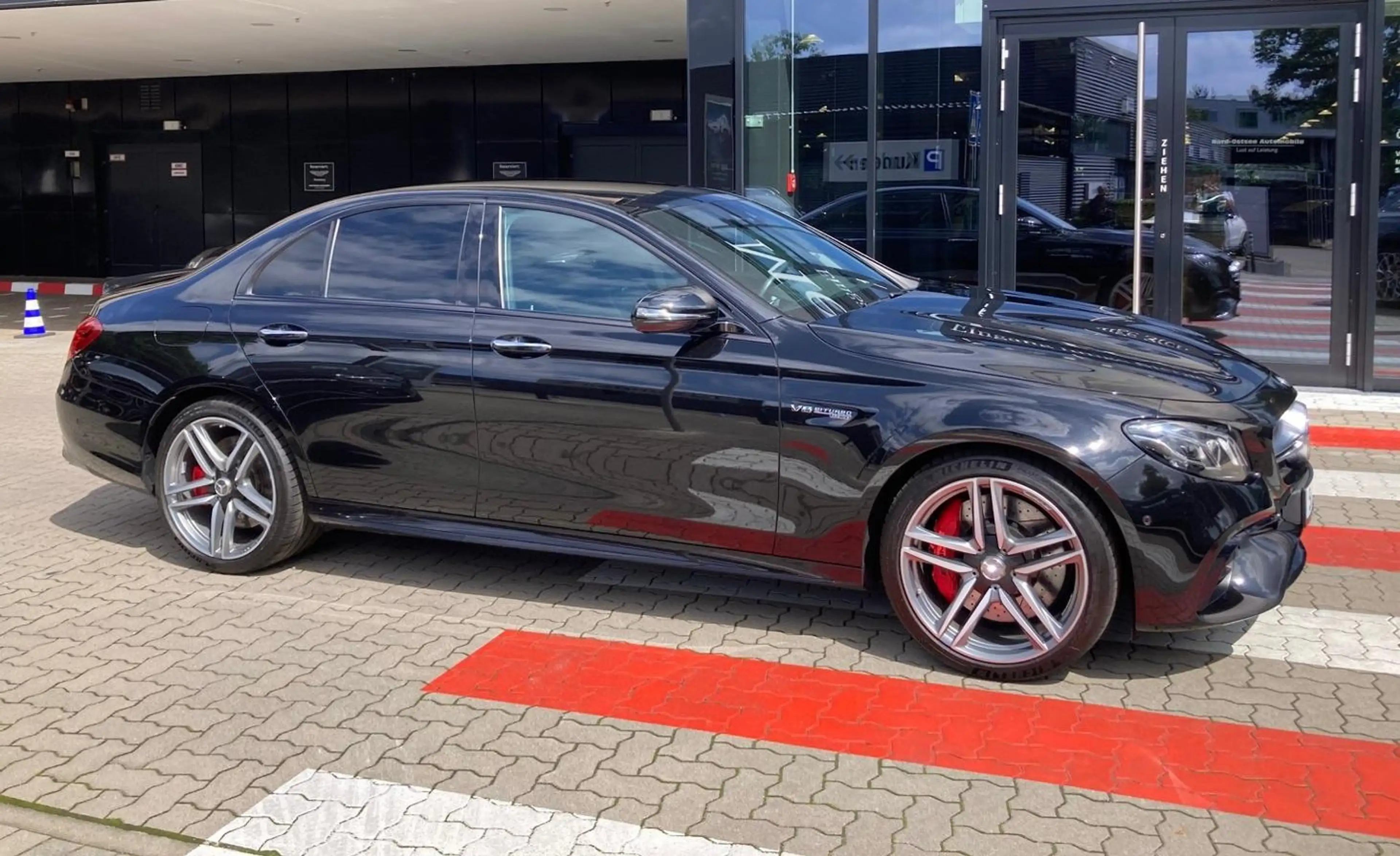 Mercedes-Benz E 63 AMG S 4Matic+ Pano Burmester Night 360 HEAD-UP-DISPLAY — photo 8