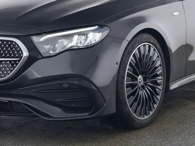 Mercedes-Benz E 300 de 4M T AMG-Line AHV Ansicht 4