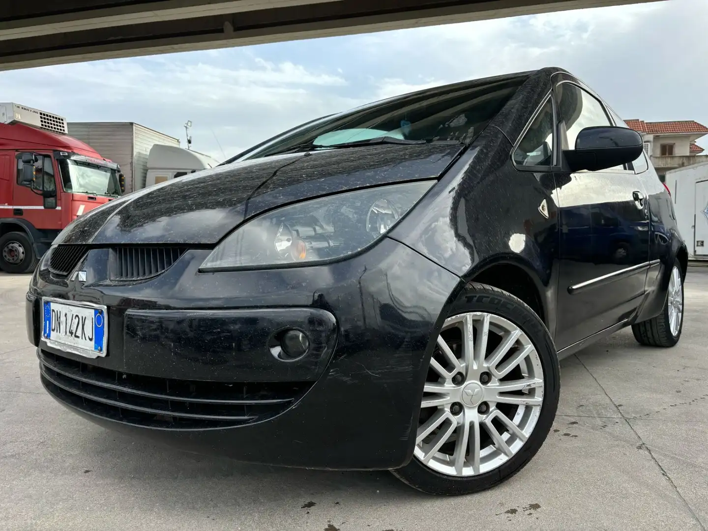 Mitsubishi Colt 1.1 12V 3P Černá - 1