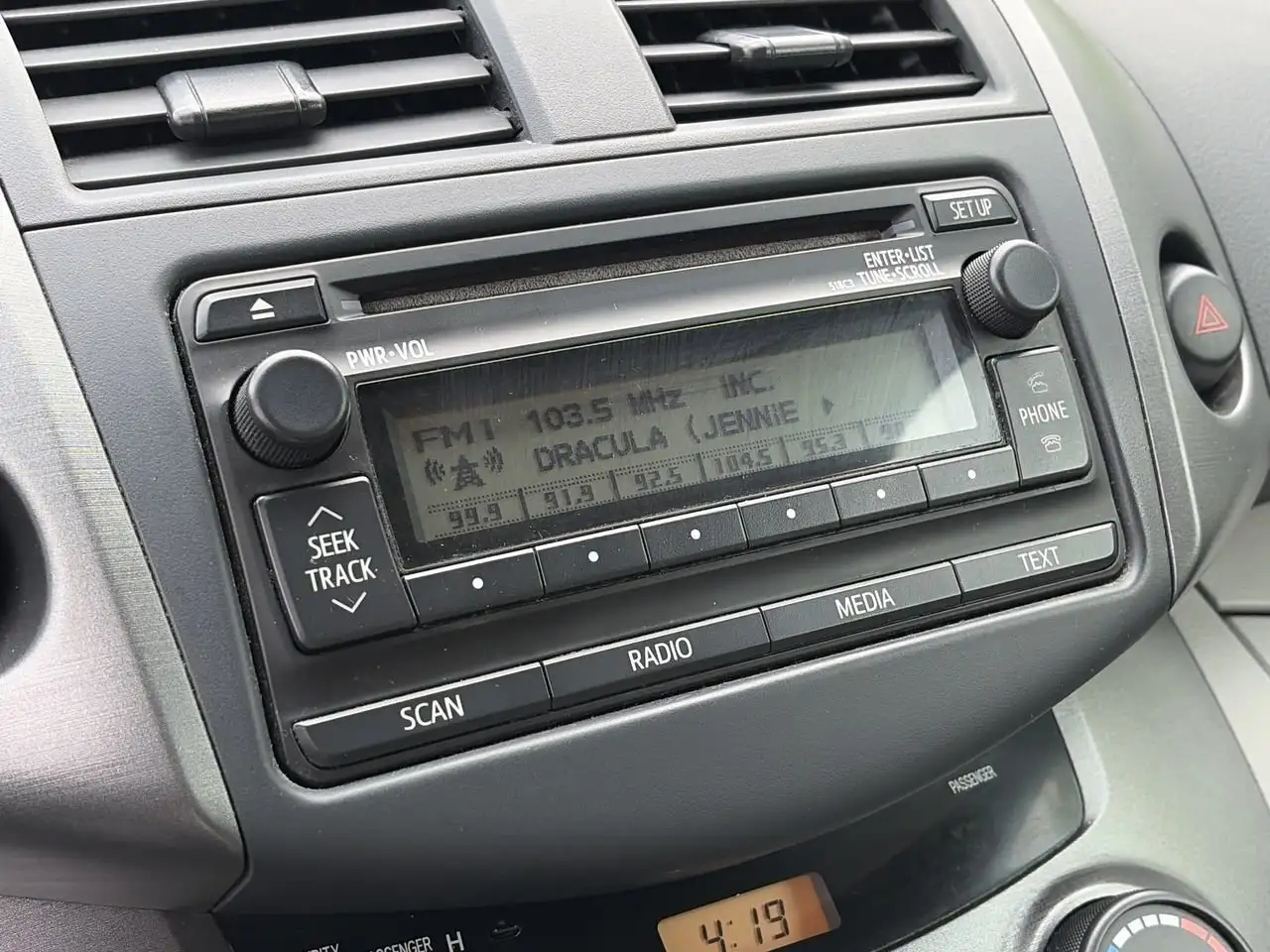 Toyota RAV 4 снимка Toyota RAV 4