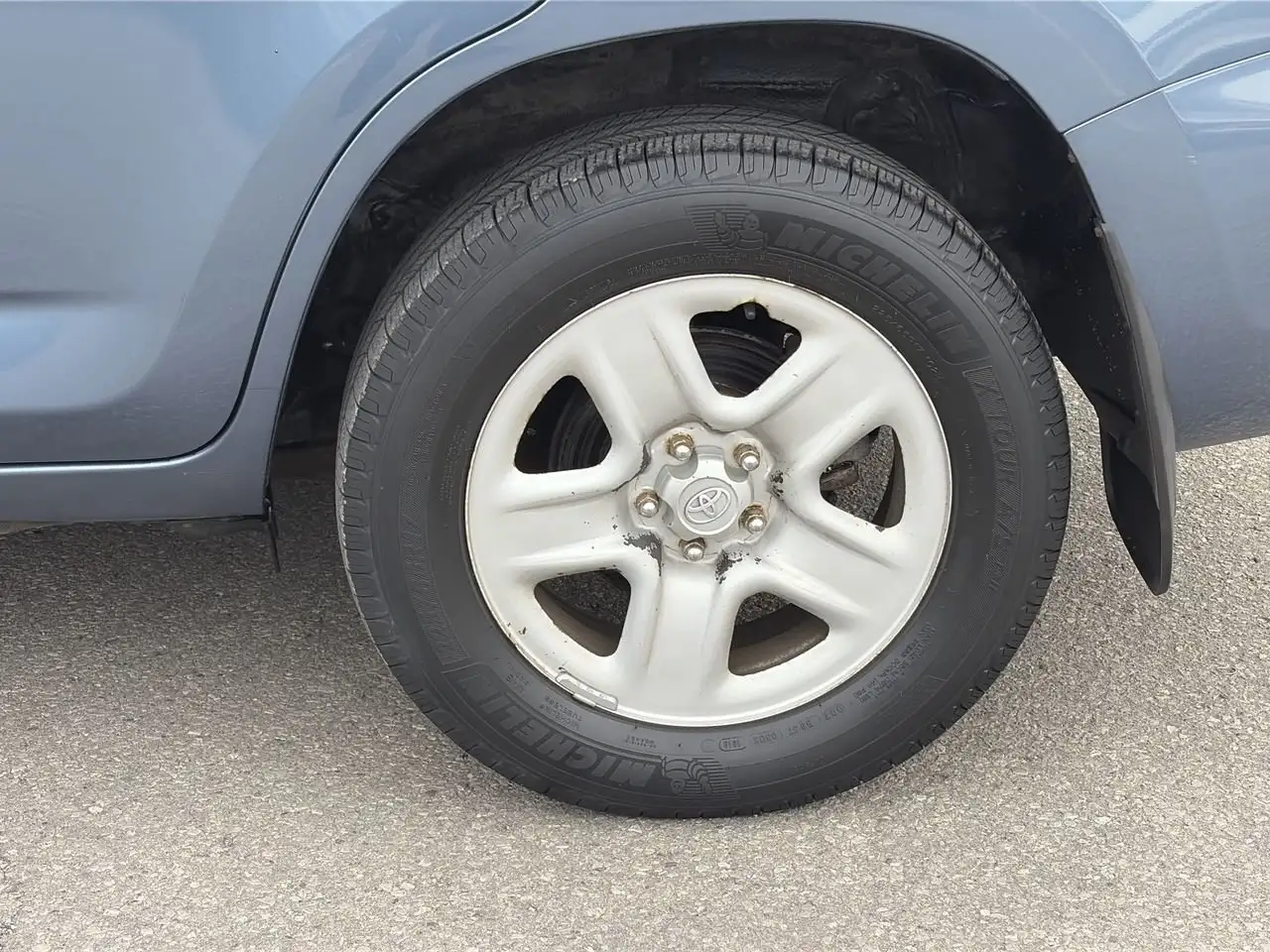 Toyota RAV 4 снимка Toyota RAV 4