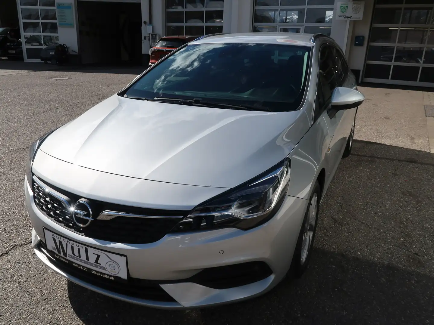 Opel Astra ST 1,2 Turbo Elegance wenig KM Silber - 2
