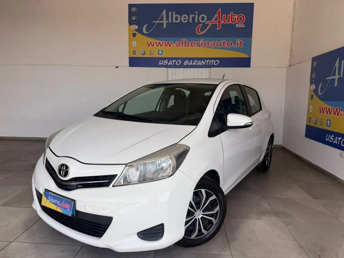 Toyota Yaris 1.0 5 porte Lounge Blanc - 1