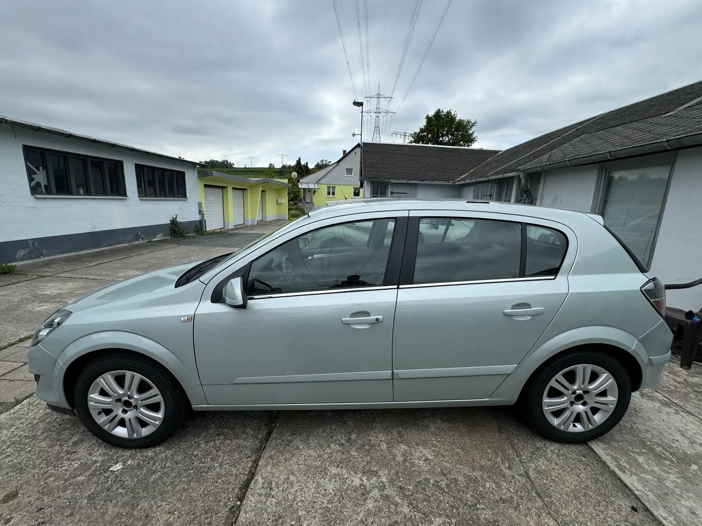 Opel Astra Innovation "110 Jahre" Green - 2