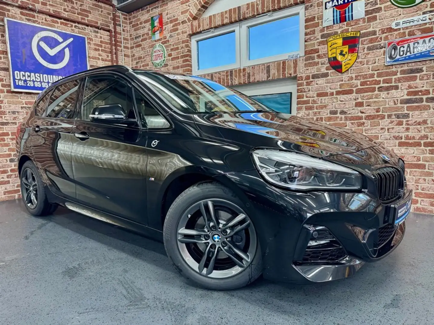 BMW 218 218iA Active Tourer 1.5 140cv Auto M-SPORT Noir - 1