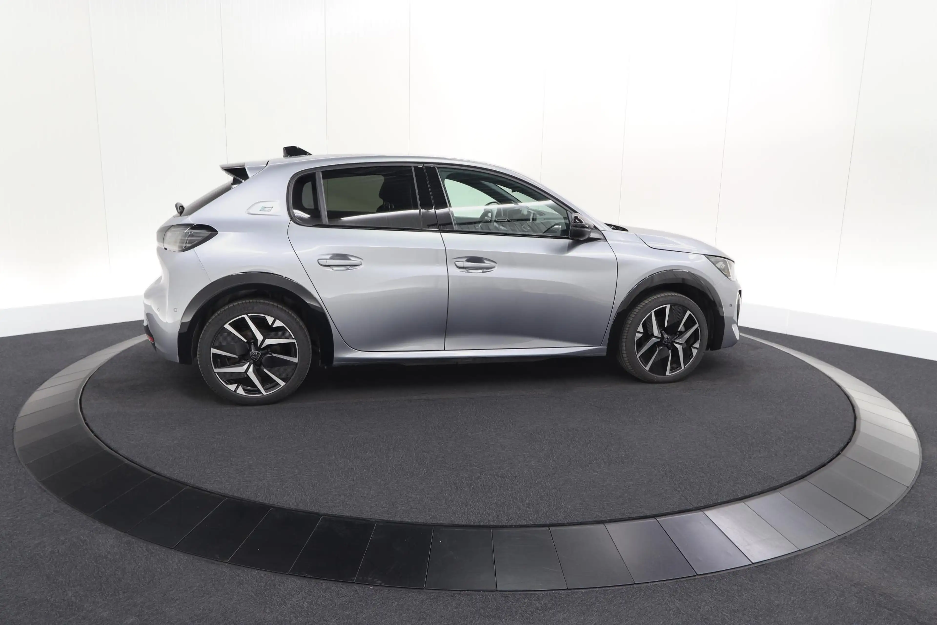 Peugeot e-208 EV GT 54 kWh | 95,7% SOH | 11 KW Lader | 360 Camer — photo 9