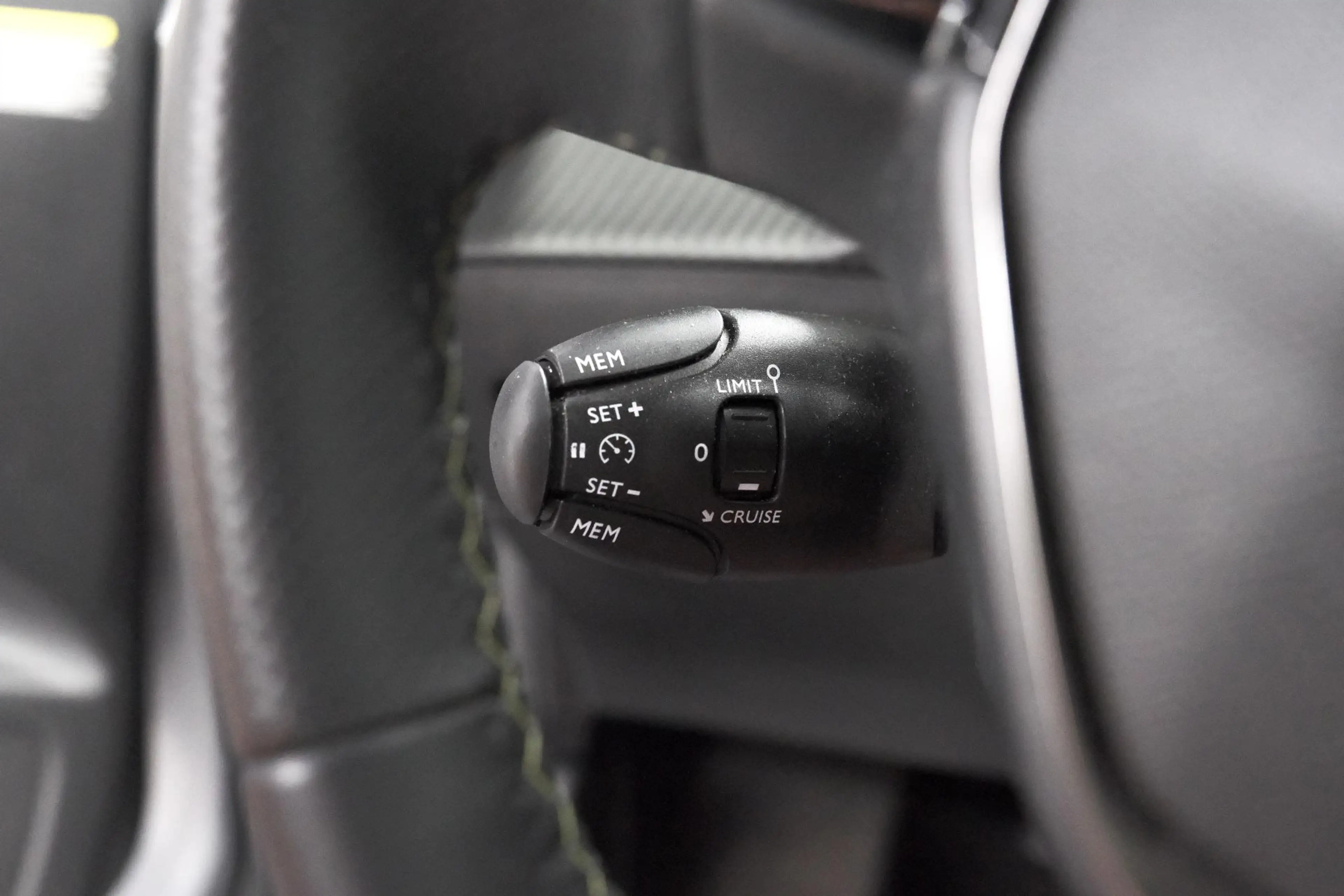 Peugeot e-208 EV GT 54 kWh | 95,7% SOH | 11 KW Lader | 360 Camer — photo 3