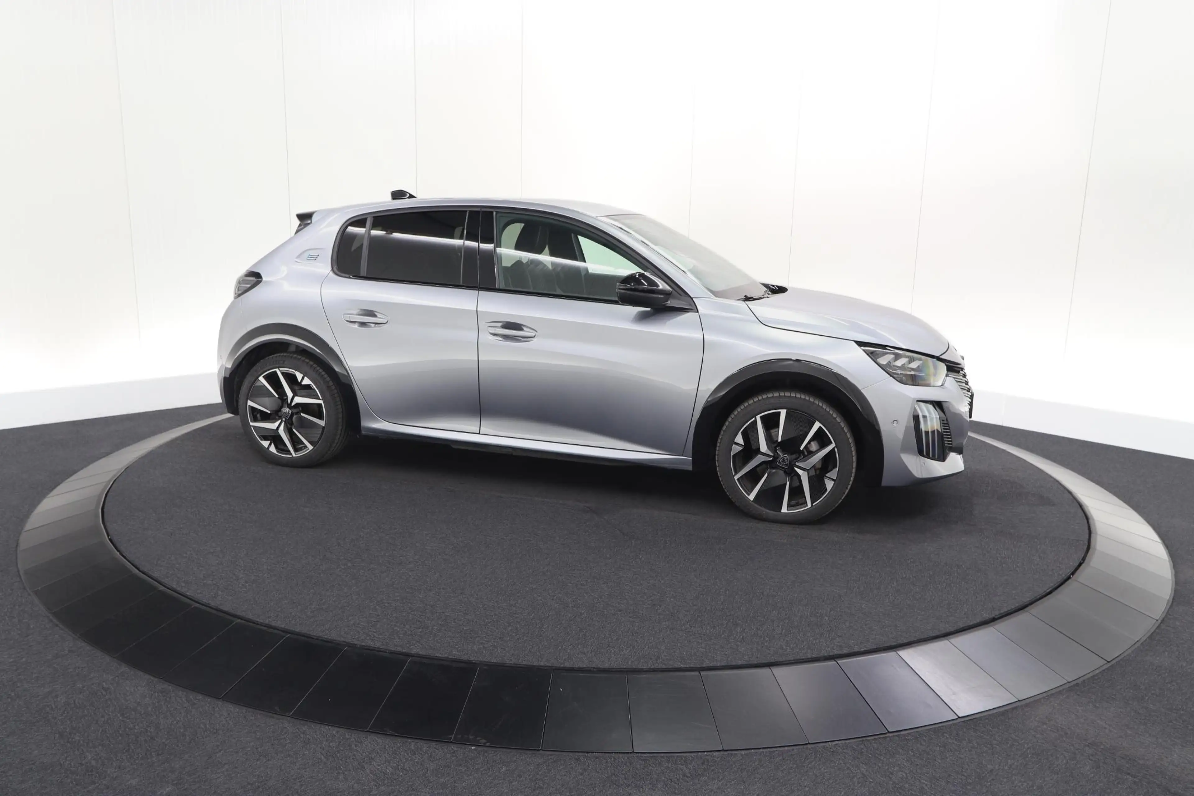 Peugeot e-208 EV GT 54 kWh | 95,7% SOH | 11 KW Lader | 360 Camer — photo 5
