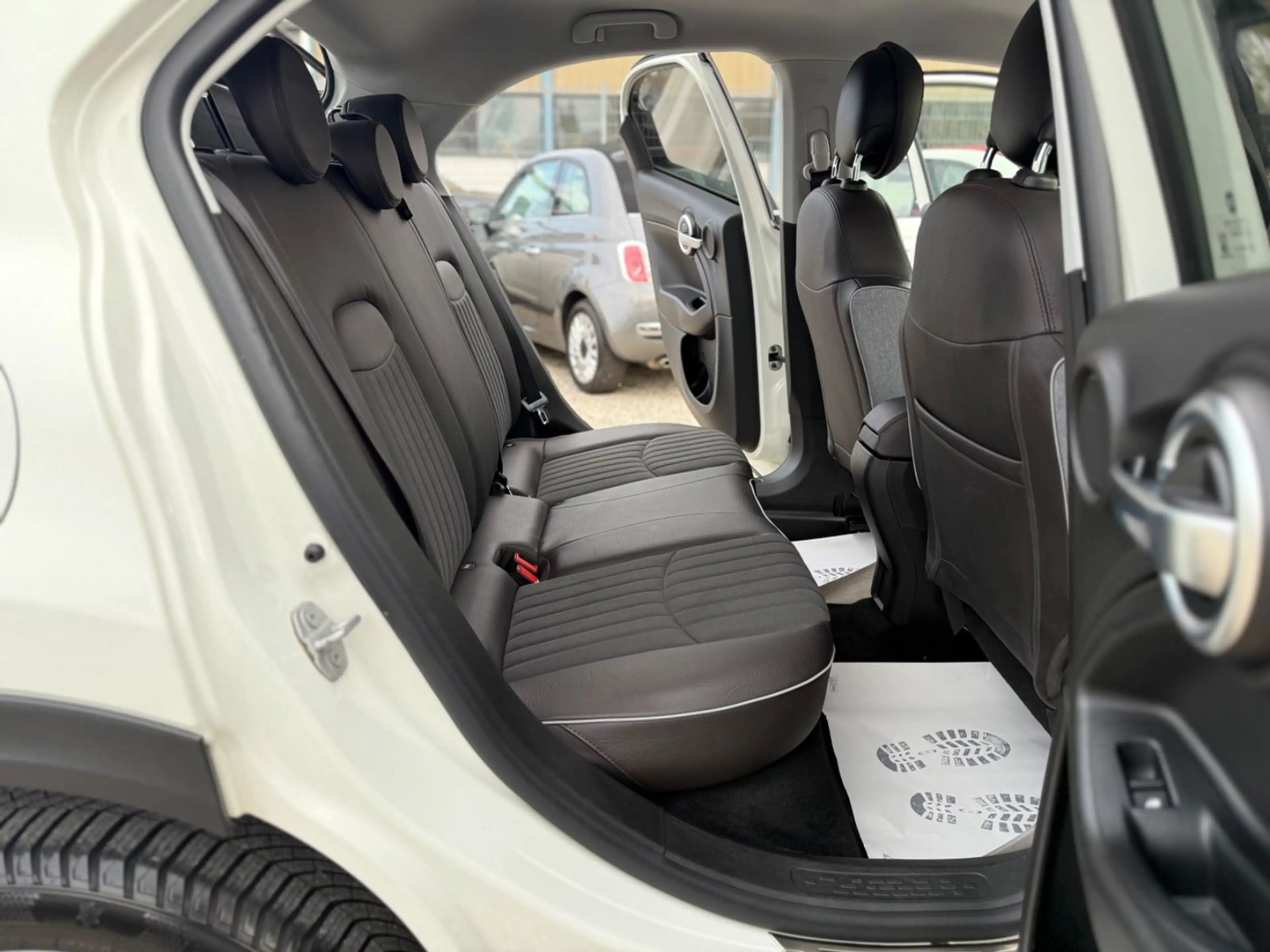 Fiat 500X Lounge /NAVI/SHZ/BI-XENON/TEMP/TÜV NEU/VOLL — photo 14