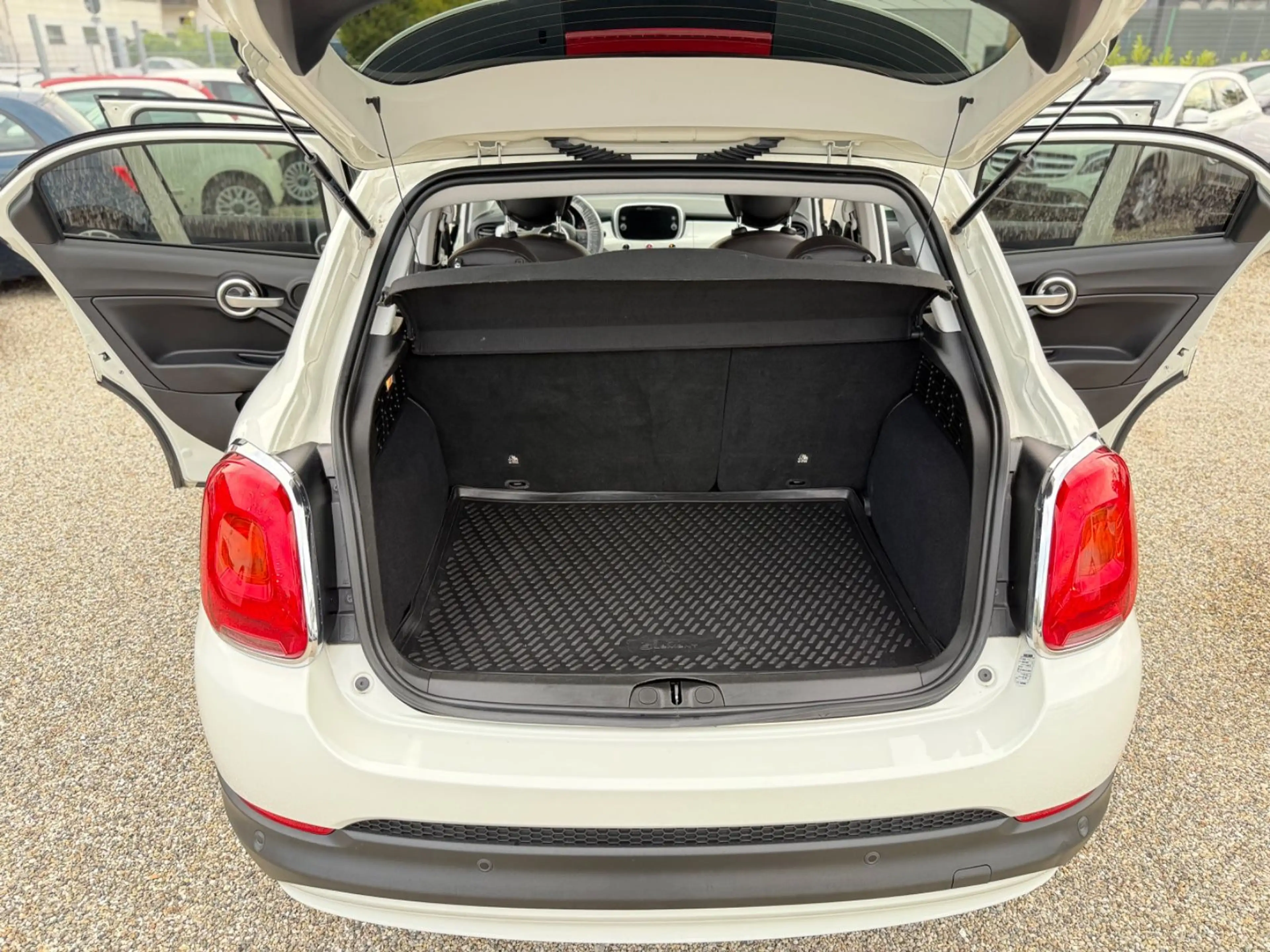 Fiat 500X Lounge /NAVI/SHZ/BI-XENON/TEMP/TÜV NEU/VOLL — photo 13