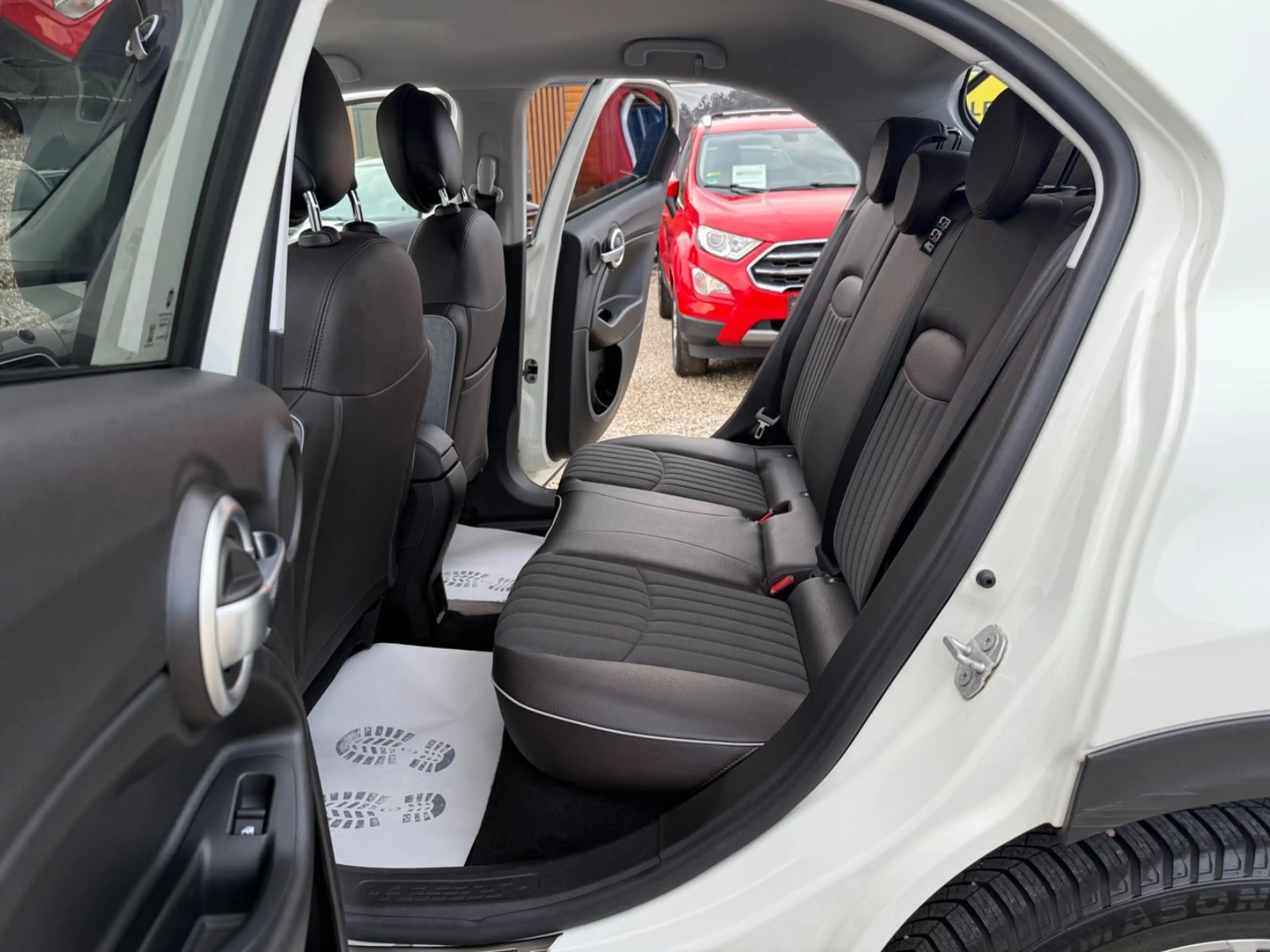 Fiat 500X Lounge /NAVI/SHZ/BI-XENON/TEMP/TÜV NEU/VOLL — photo 11