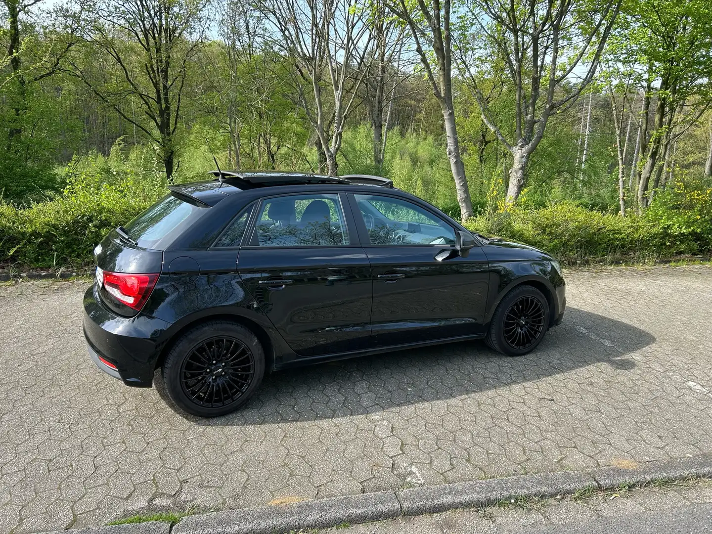 Audi A1 sport Schwarz - 2