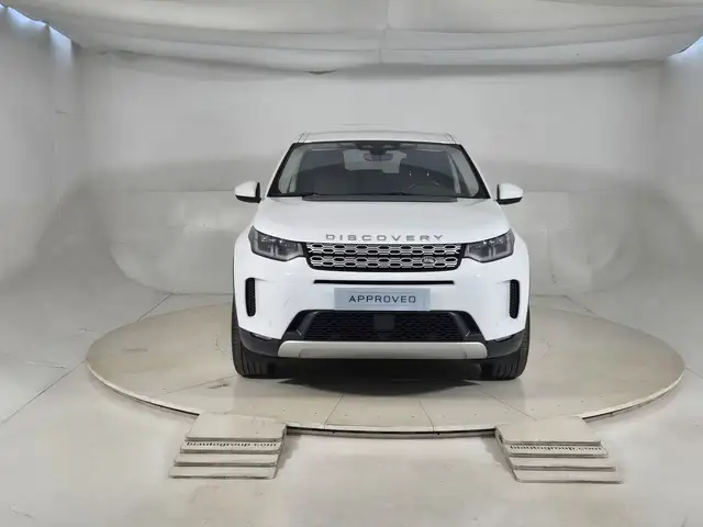 Land Rover Discovery Sport view 8