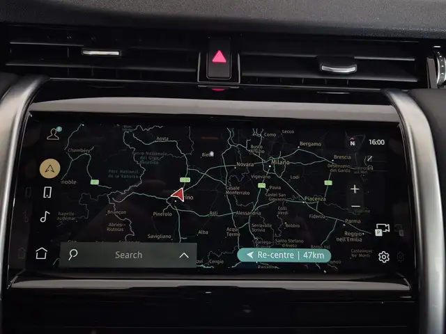 Land Rover Discovery Sport view 11