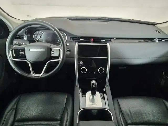 Land Rover Discovery Sport view 4