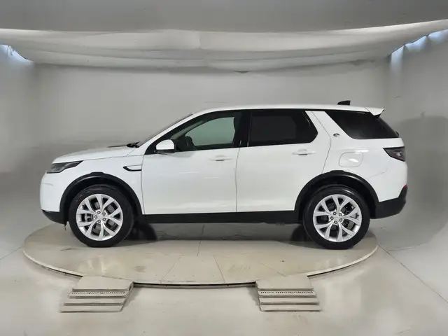 Land Rover Discovery Sport view 6