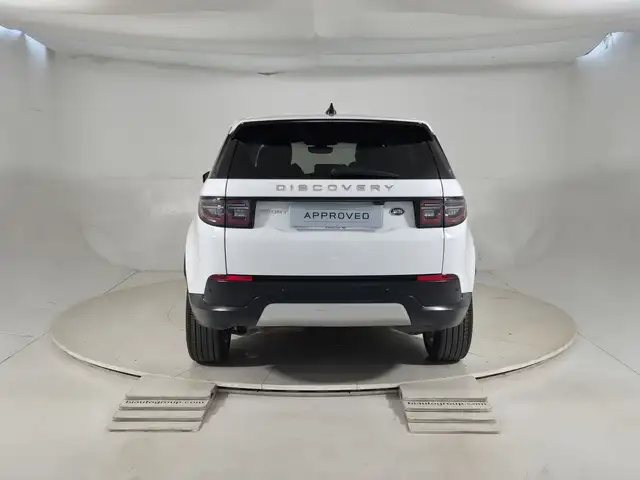 Land Rover Discovery Sport view 7