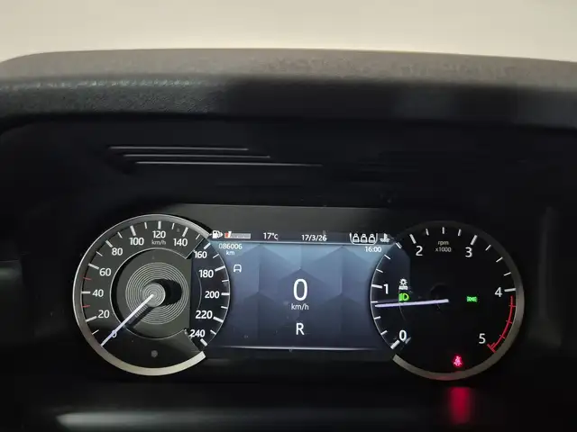 Land Rover Discovery Sport view 13