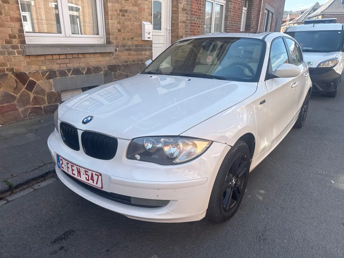 BMW 120 BMW série 1 - 01/2009 - 120d luxe - 1