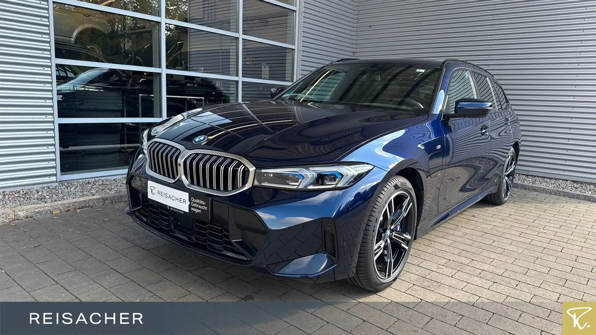 BMW 330 e xDrive Tou M-Sport,Pano,AHK,360°,ACC,Adapt Blau - 1