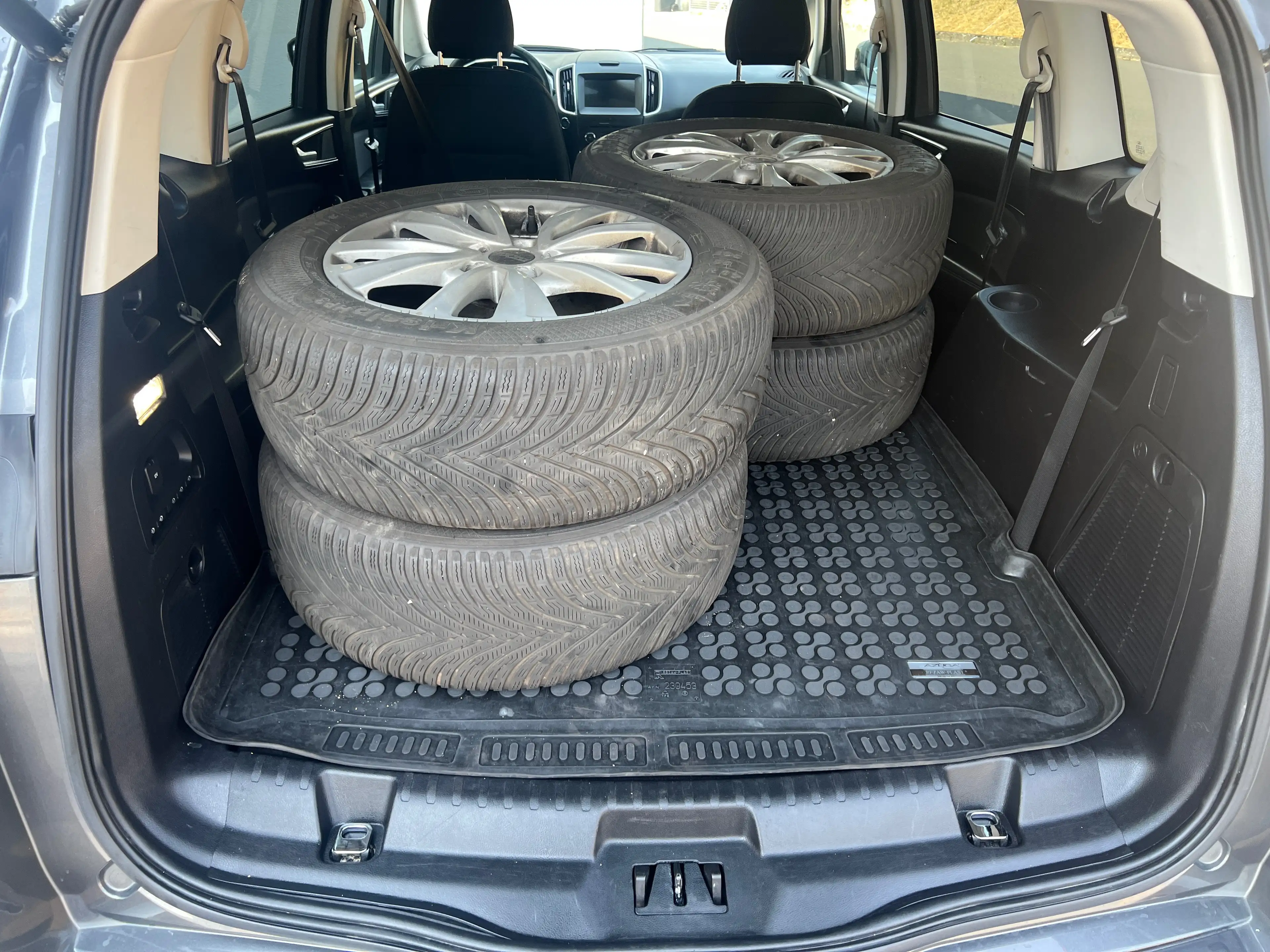Ford S-Max Titanium 7 Sitzer — photo 13